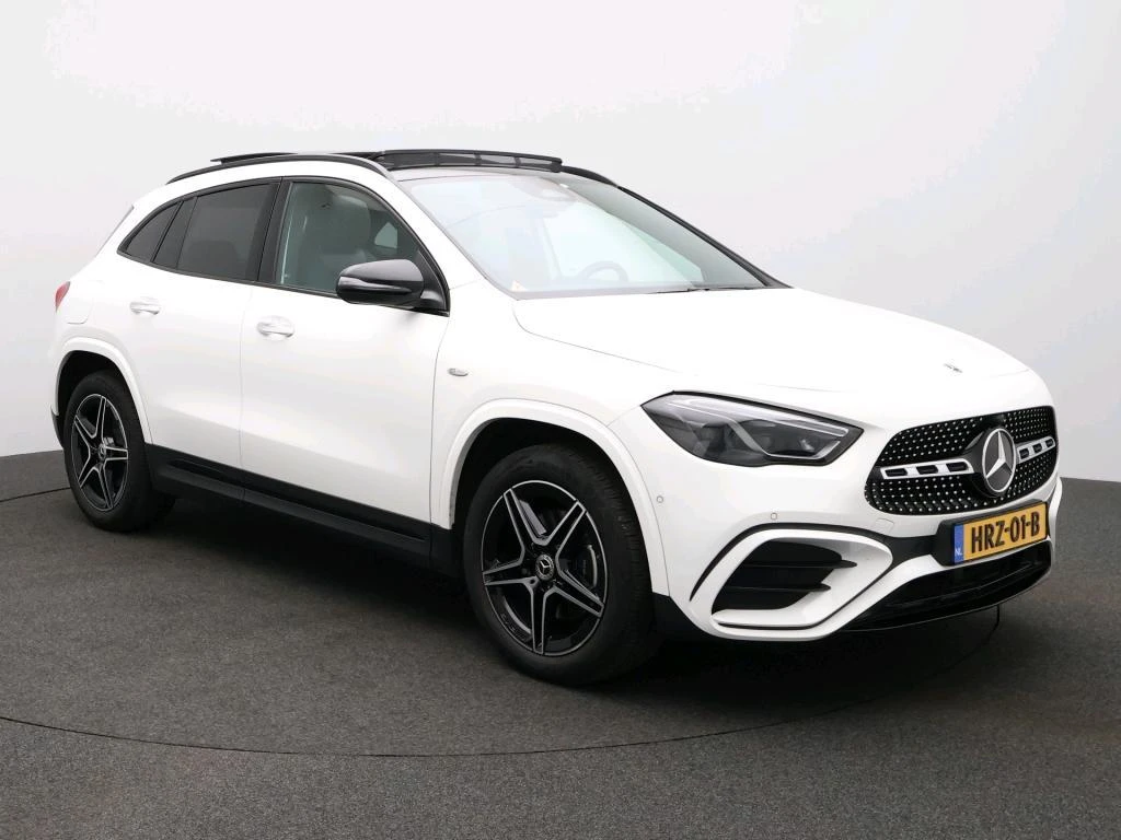Mercedes-Benz-GLA-image-2