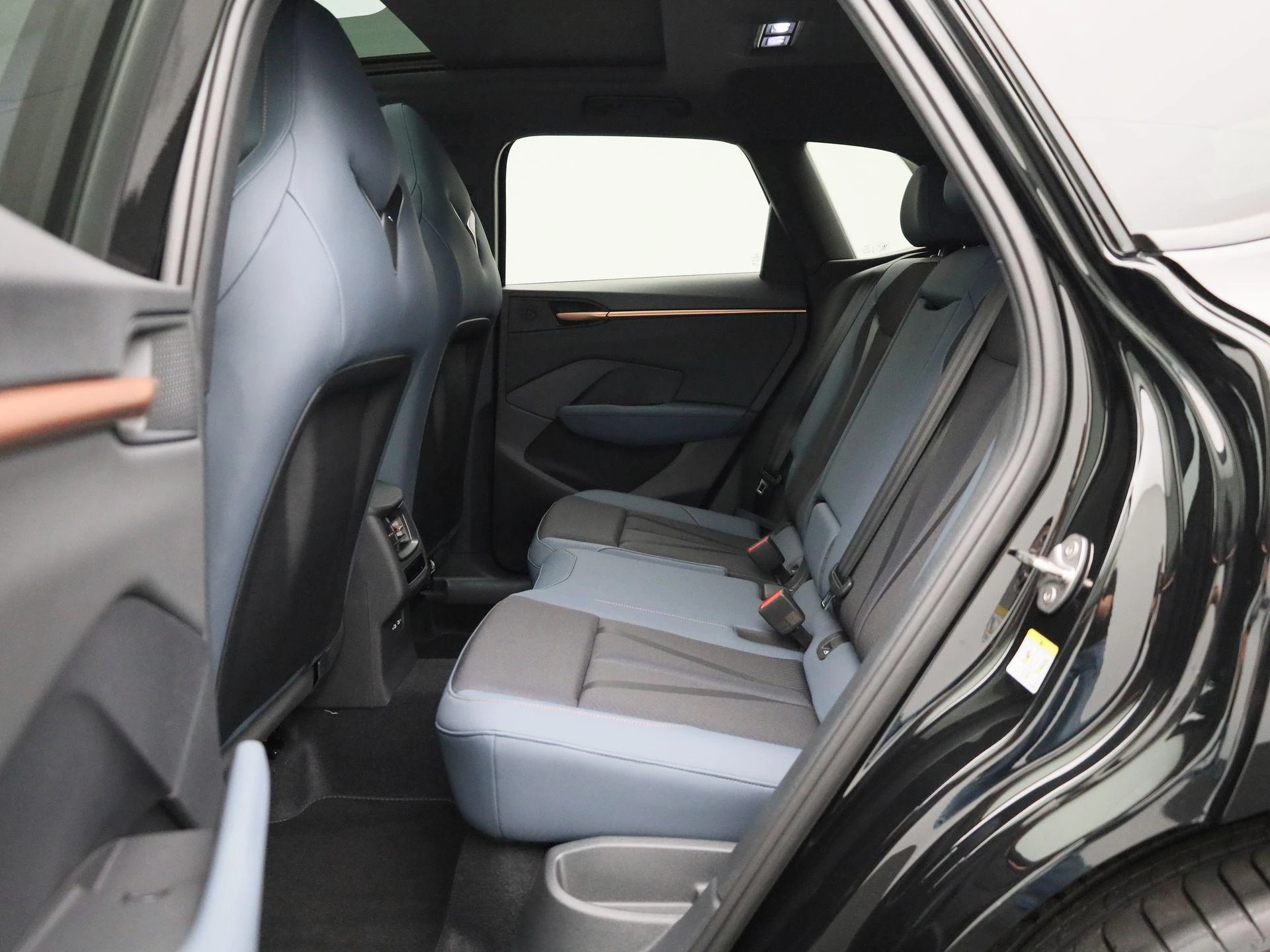CUPRA Terramar 1.5 TSI e-Hybrid Business