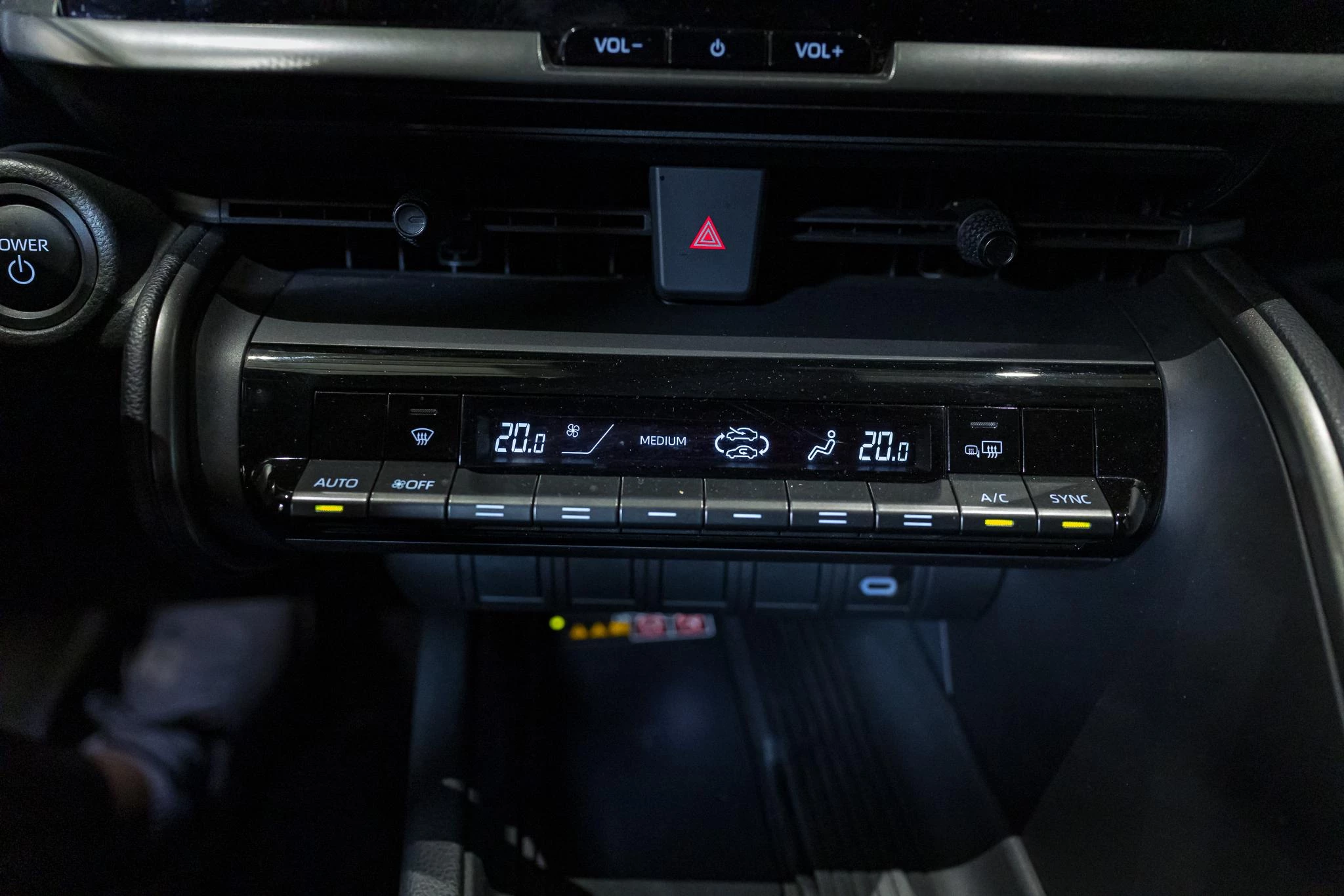 Toyota C-HR 1.8 VVT i-Hybrid C-Lub Mono-Tone E-CVT