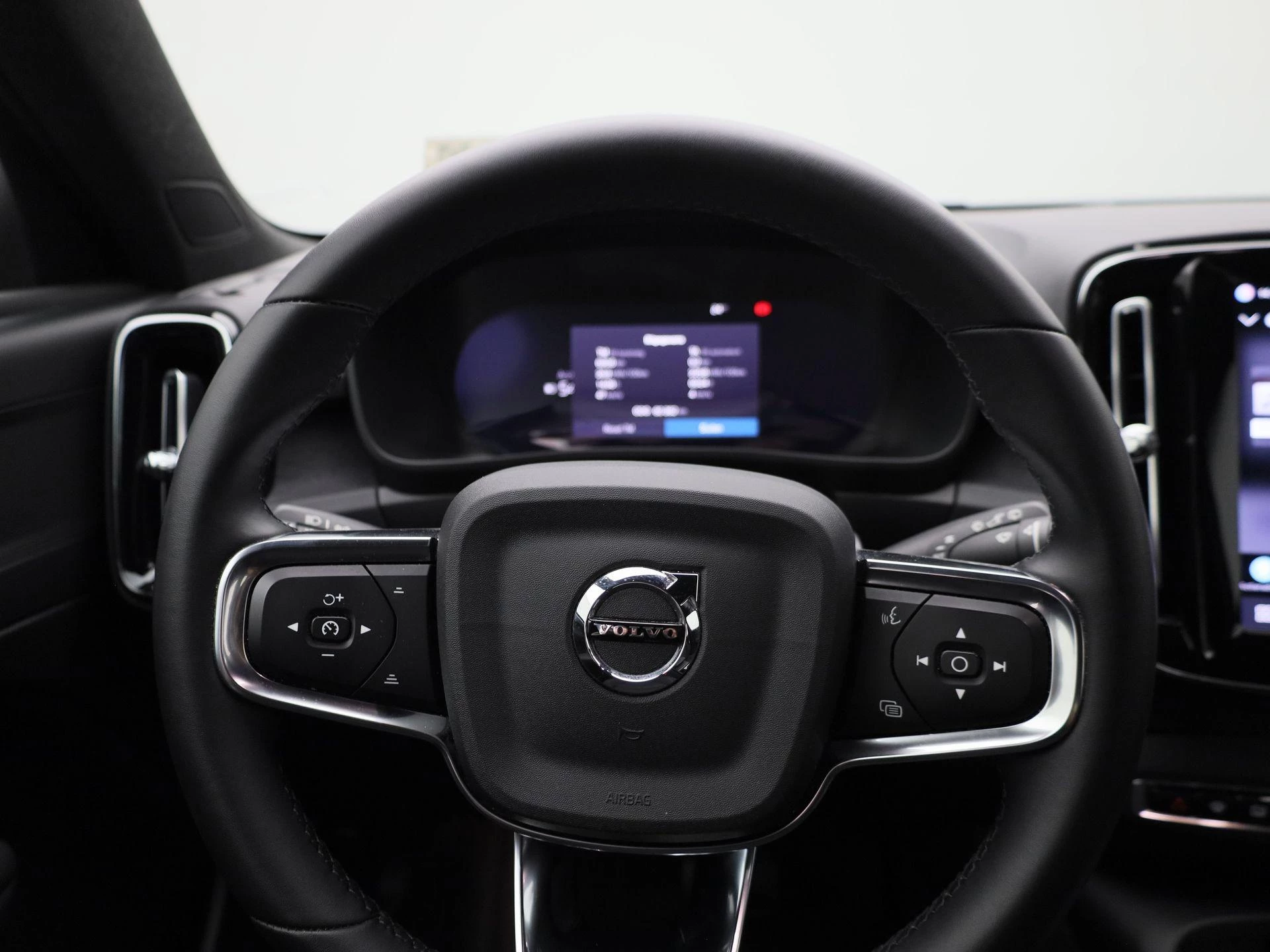 Volvo-XC40-image-6