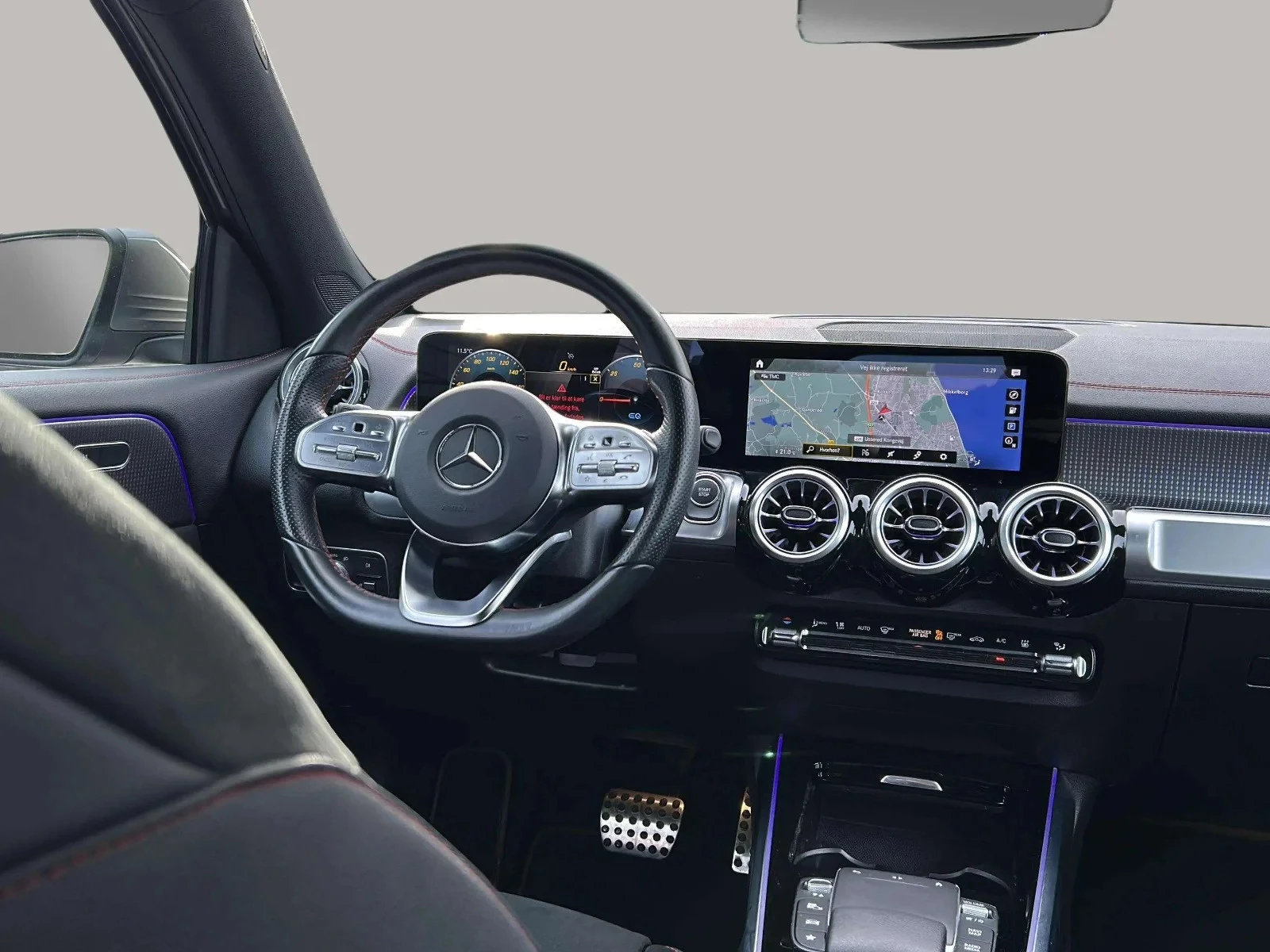 Mercedes-Benz-EQB-image-14