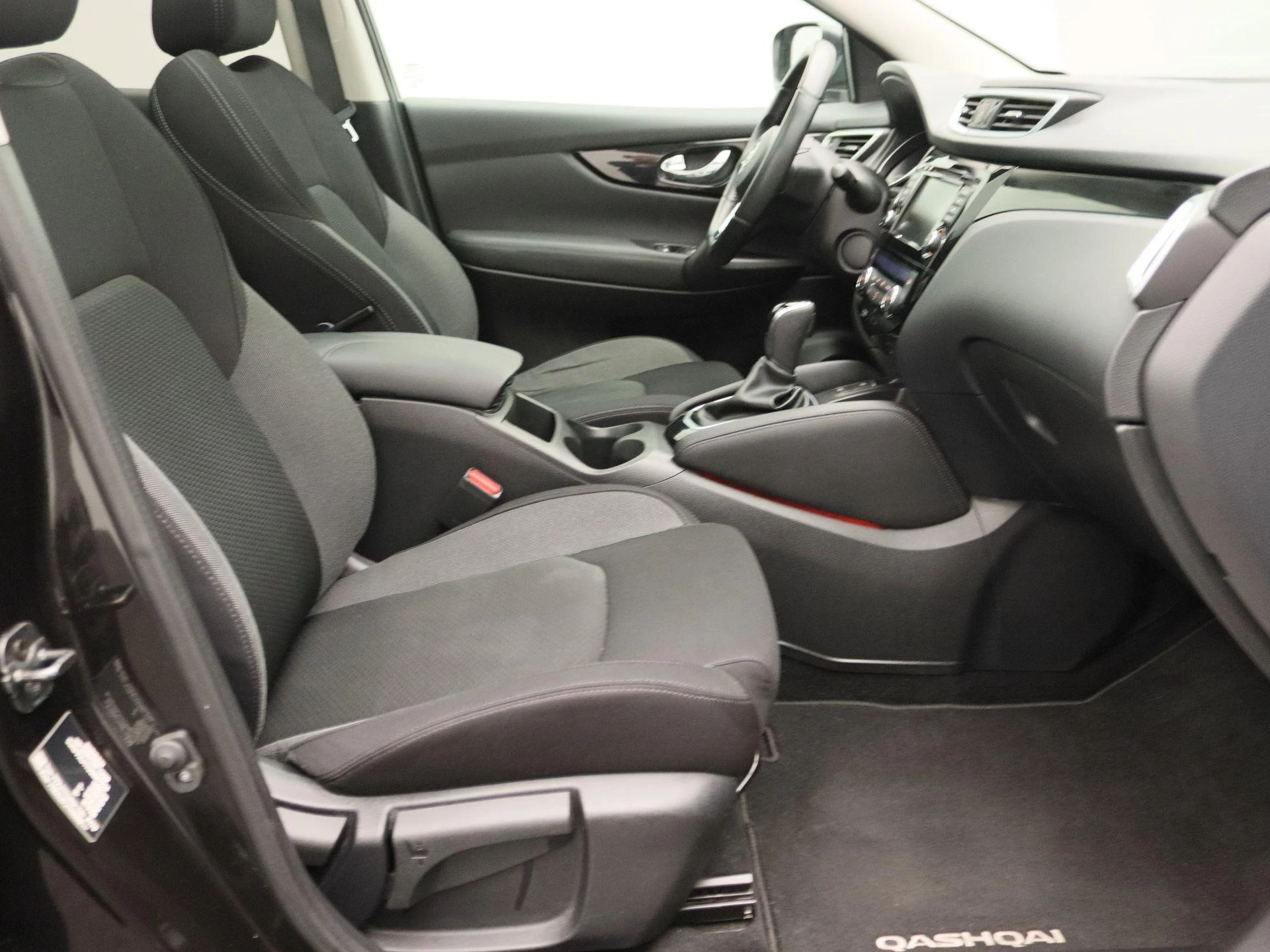 Nissan-QASHQAI-image-24