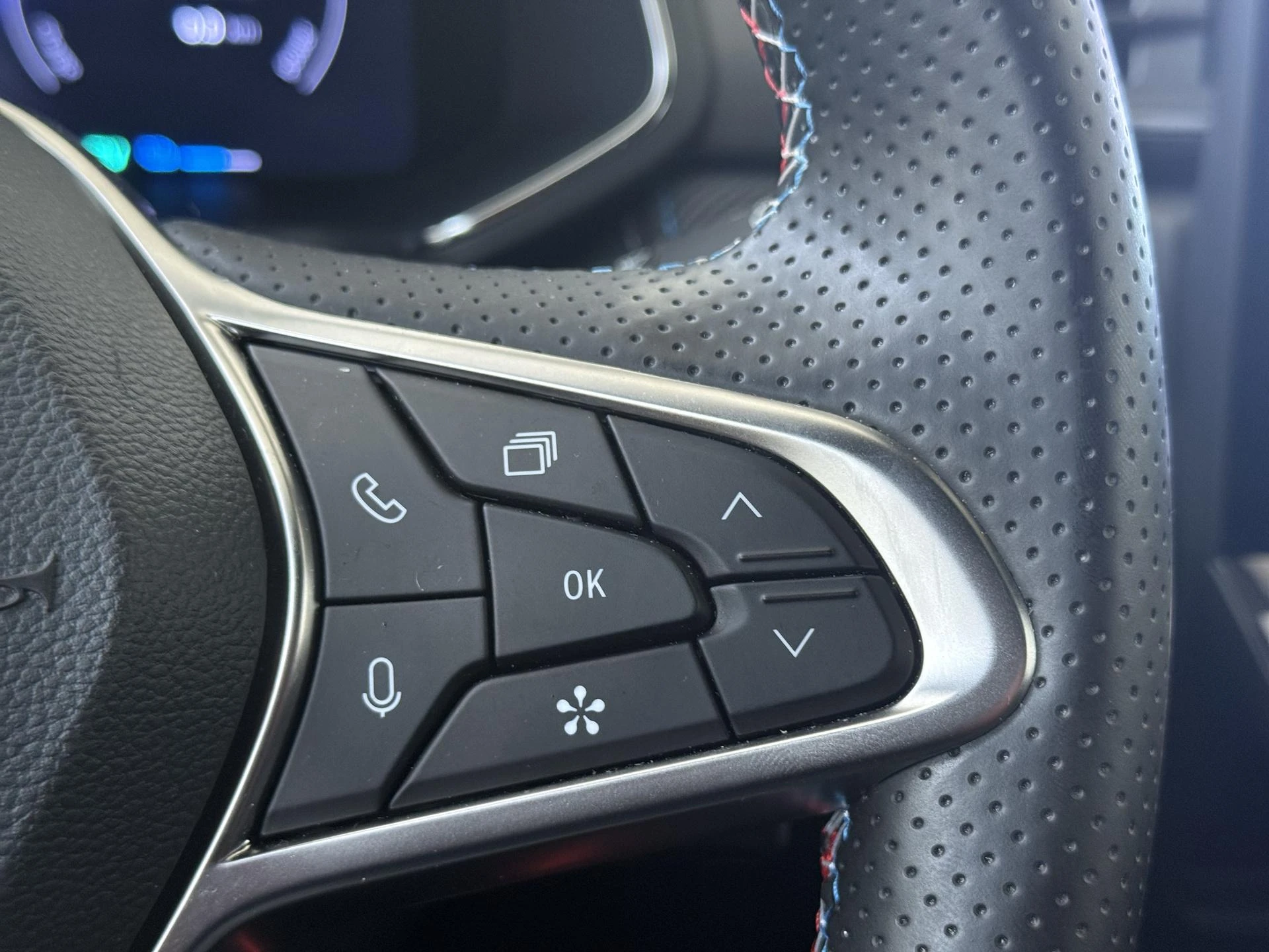 Renault-Captur-image-12