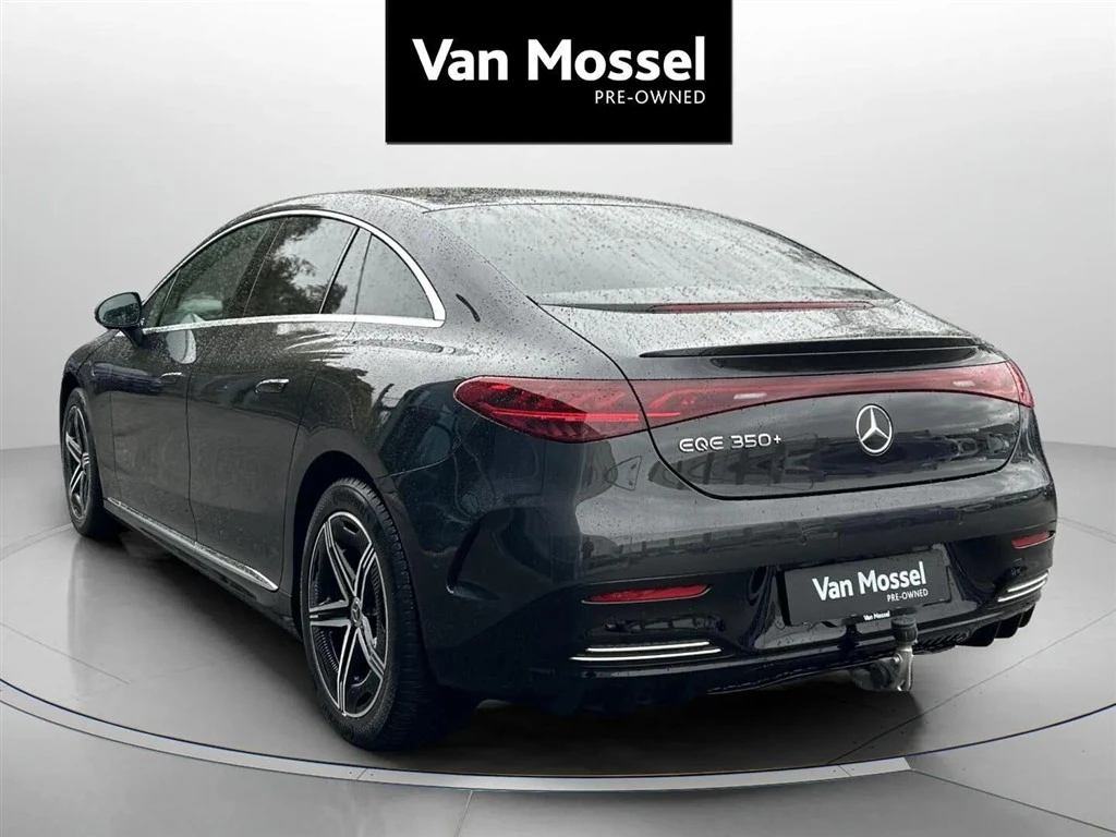 Mercedes-Benz-EQE-image-6