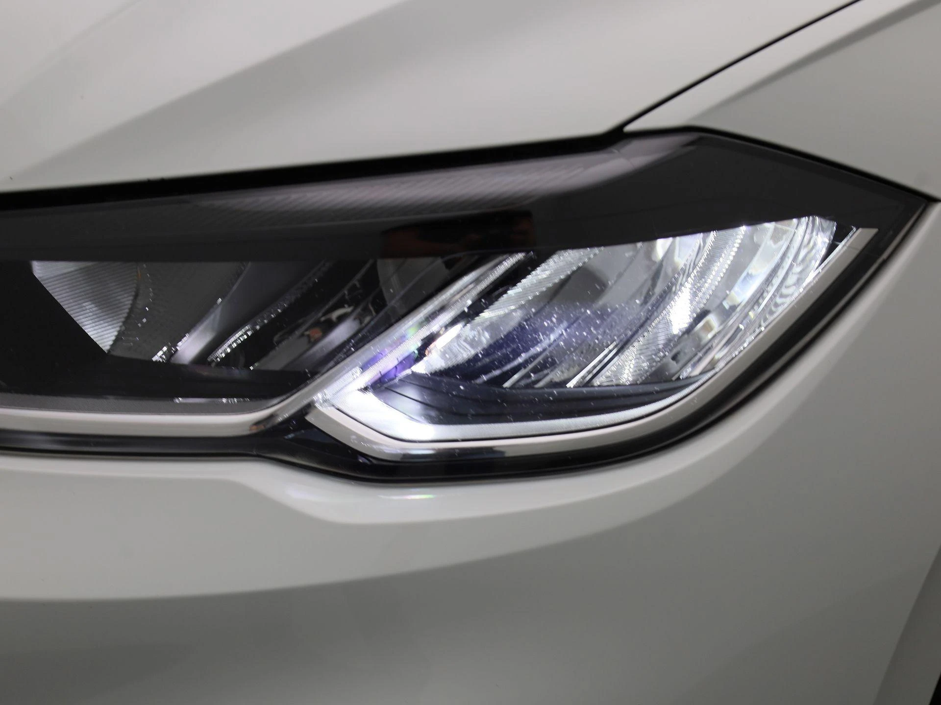 Volkswagen-Polo-image-14