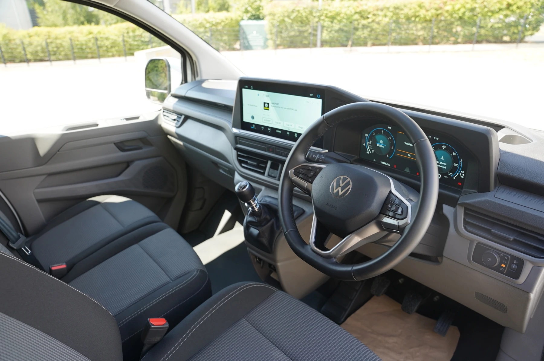 Volkswagen-Transporter-image-5