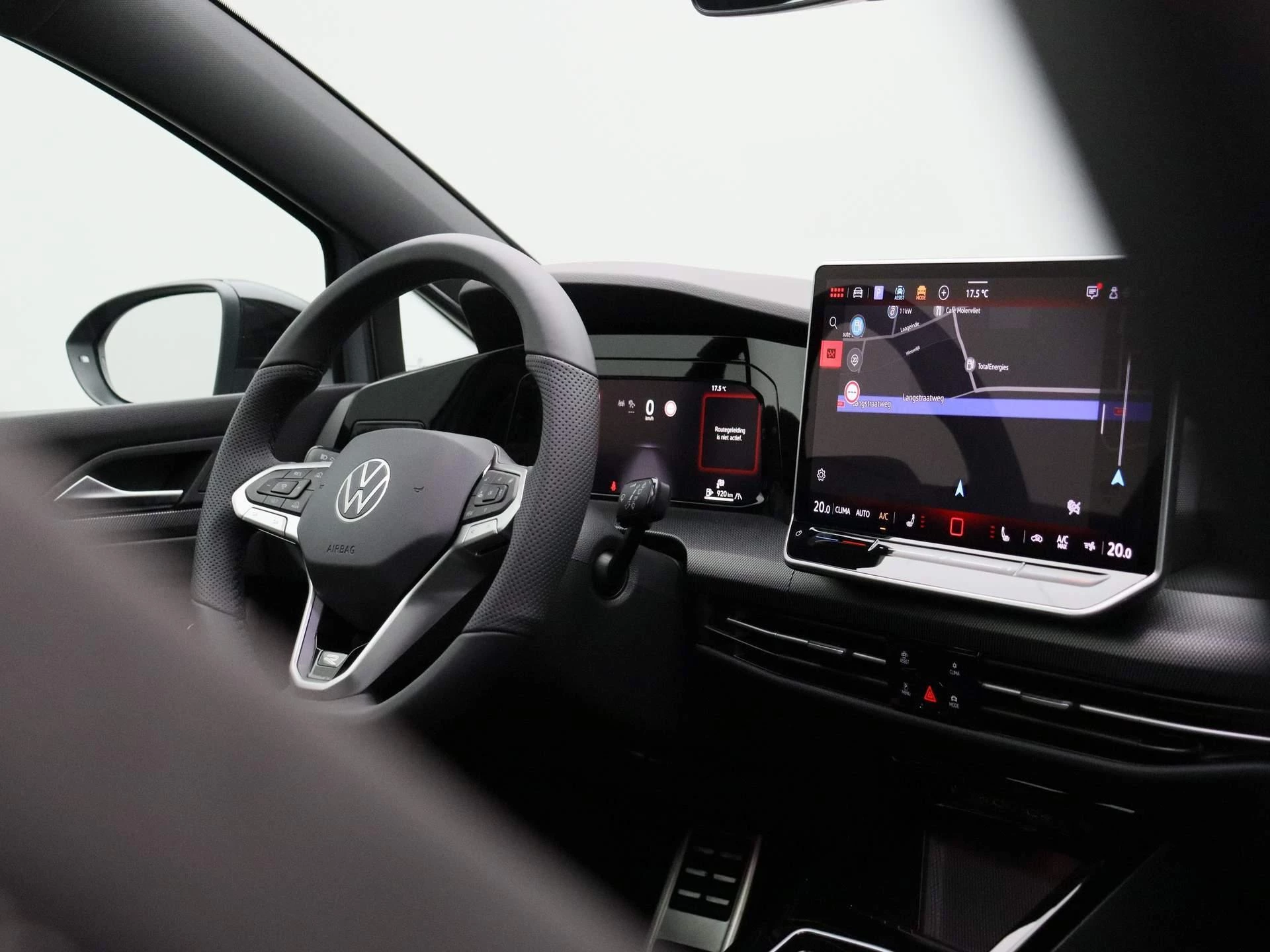 Volkswagen-Golf-image-43