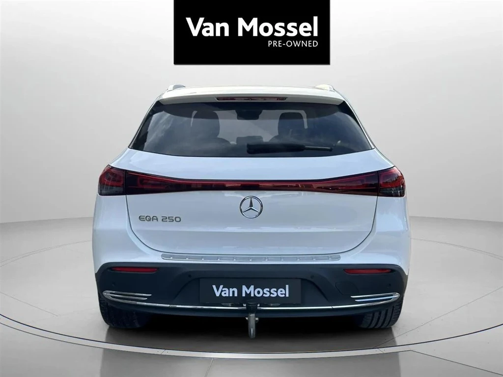 Mercedes-Benz-EQA-image-5