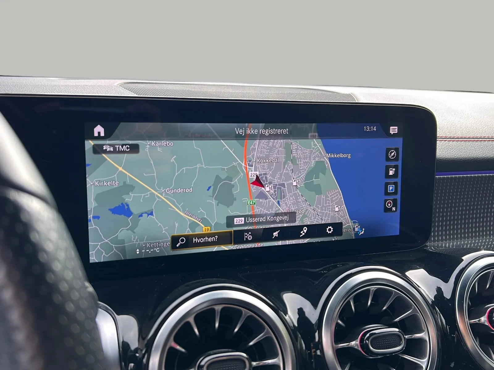 Mercedes-Benz-EQB-image-17