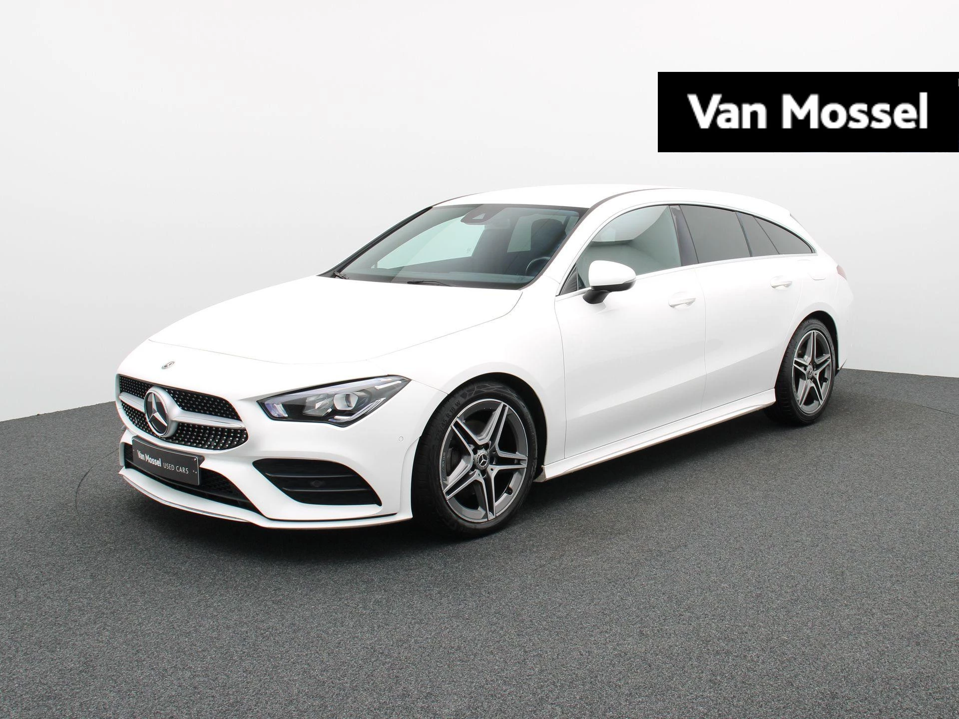 Mercedes-Benz-CLA-image-0