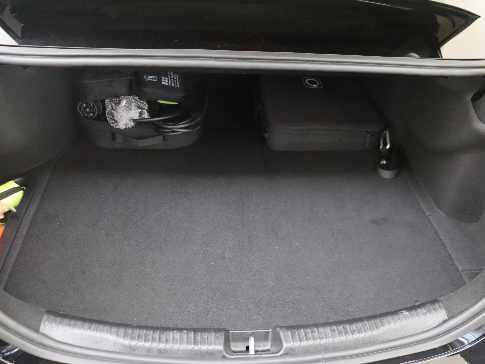 Mercedes-Benz-C-Klasse-image-27