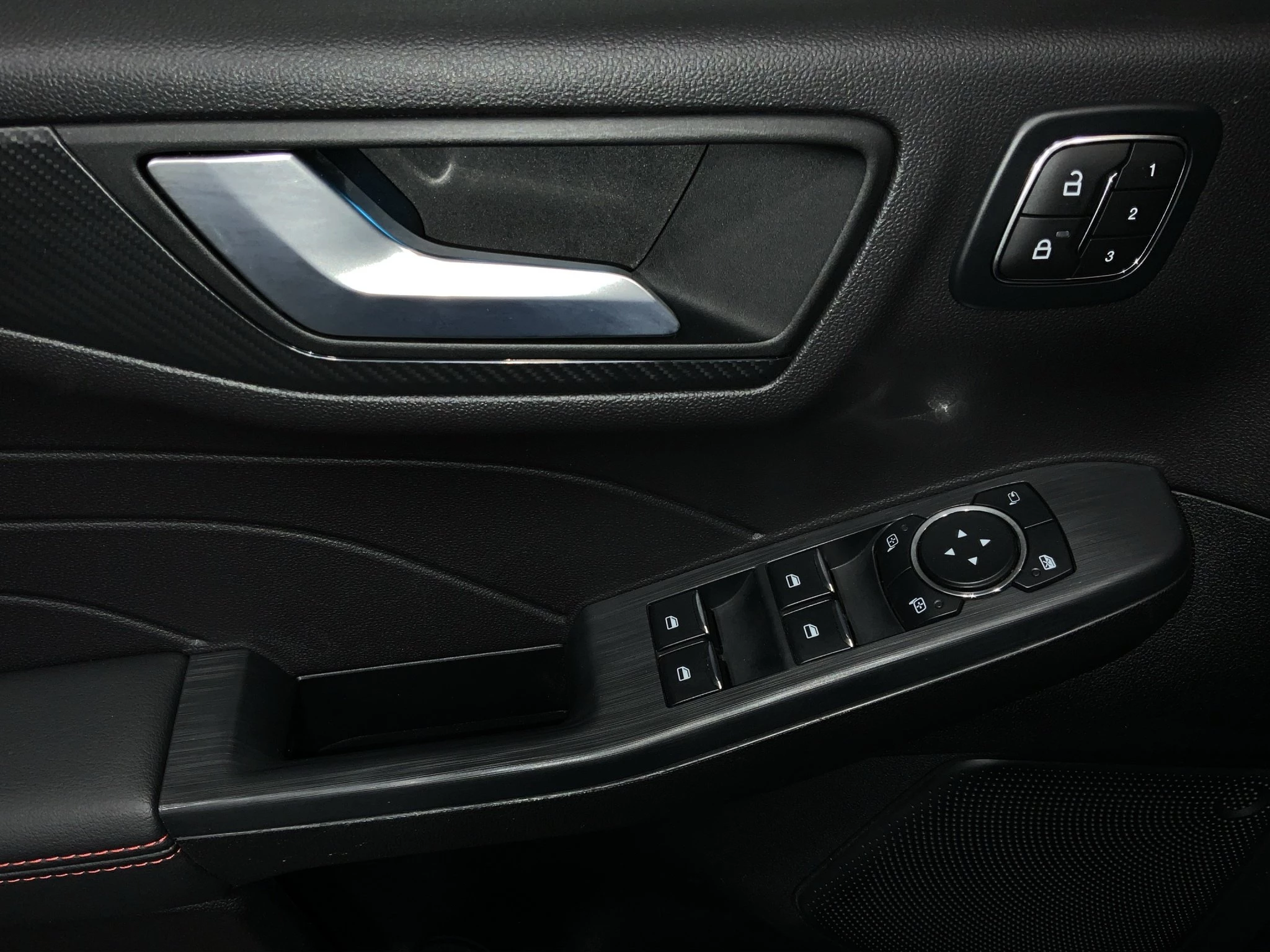 Ford Kuga ST-Line X Aut.*360GRAD*LED-MATRIX*NAVI*GRA*WINTER-PKT.
