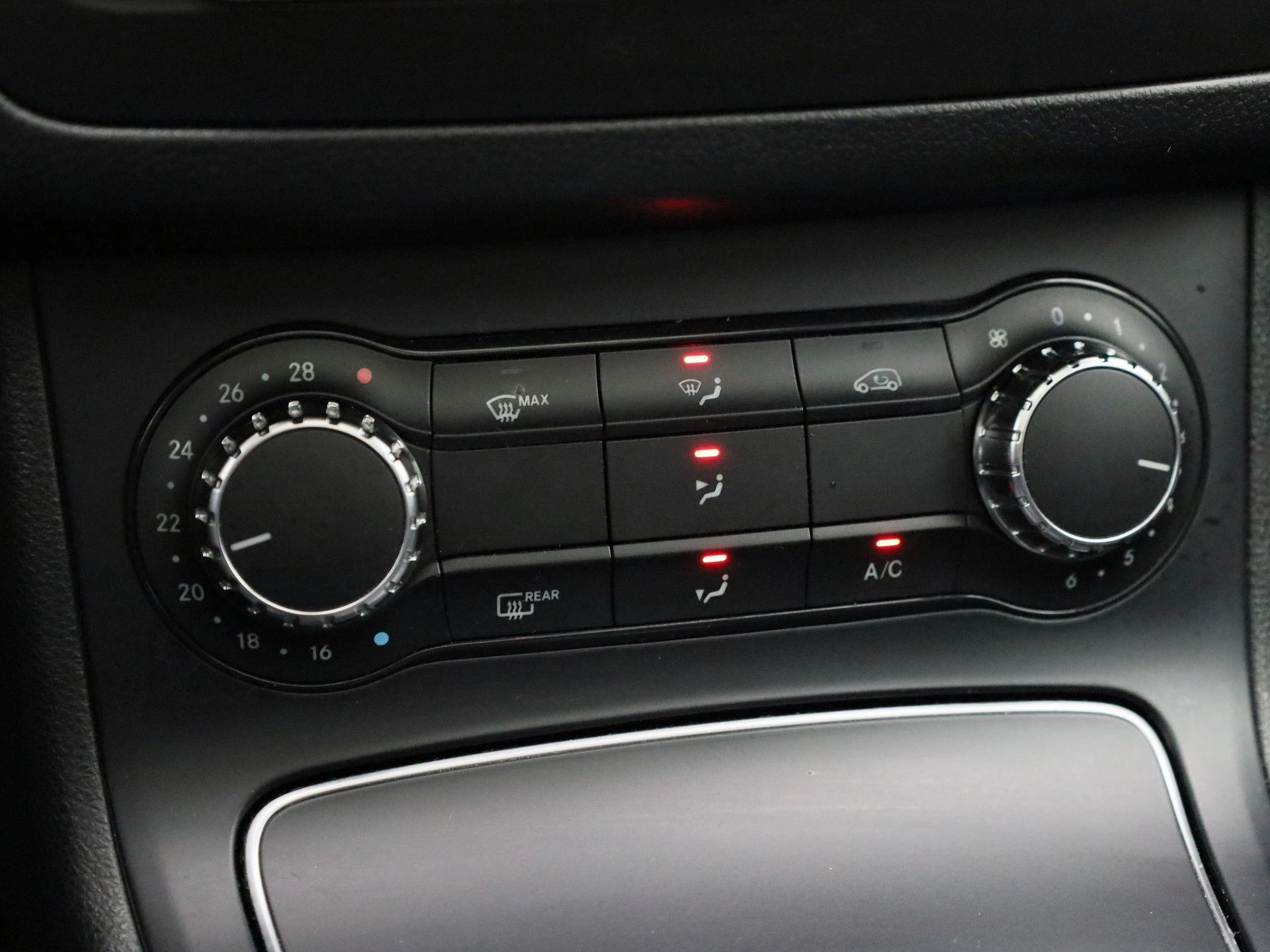 Mercedes-Benz-B-Klasse-image-17