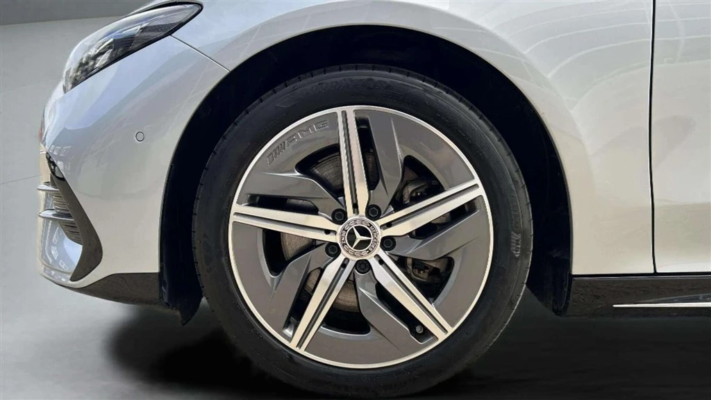 Mercedes-Benz-CLA-image-8