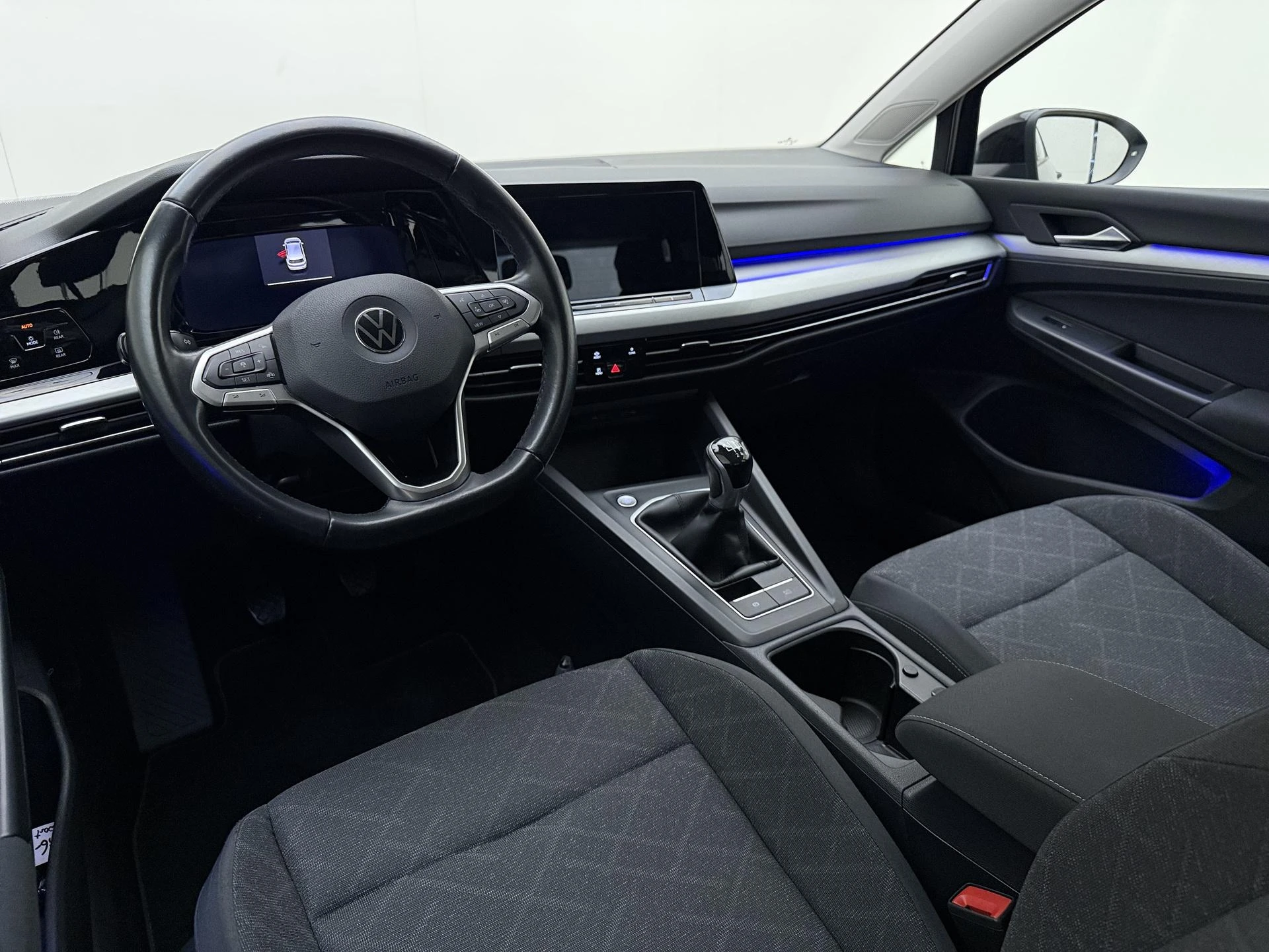 Volkswagen-Golf-image-12