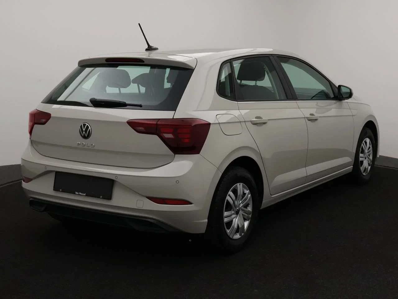Volkswagen-Polo-image-22