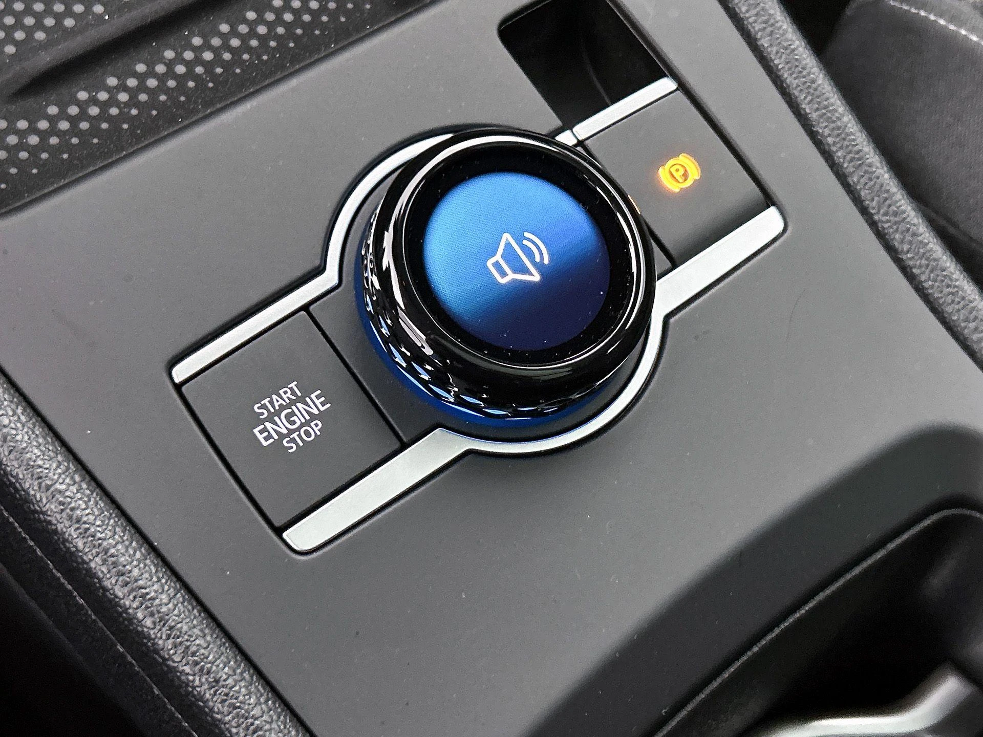 Volkswagen-T-Roc-image-9
