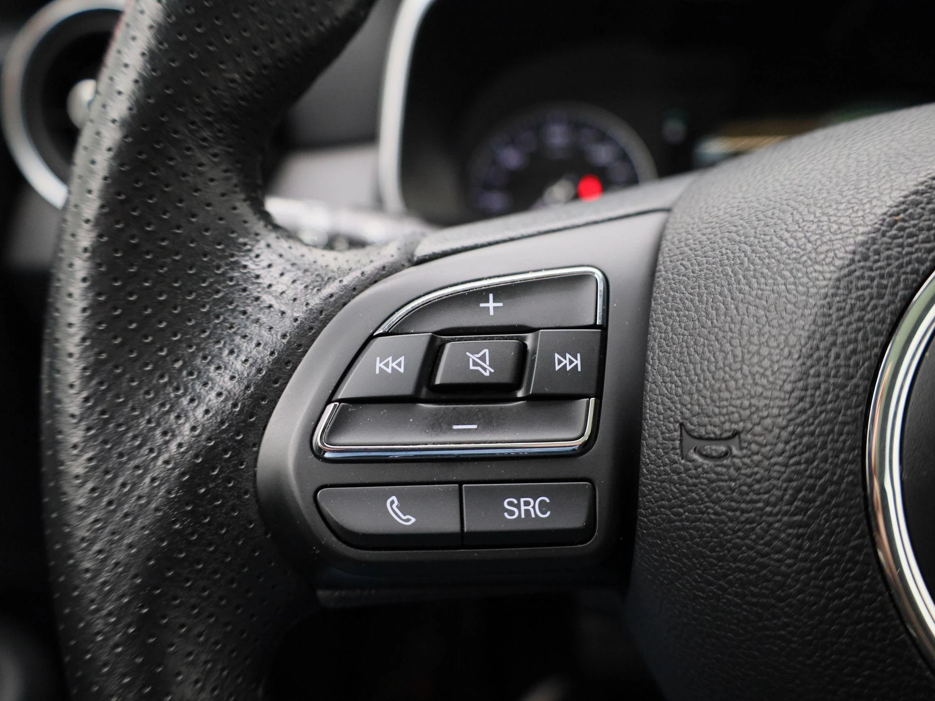MG-ZS EV-image-18
