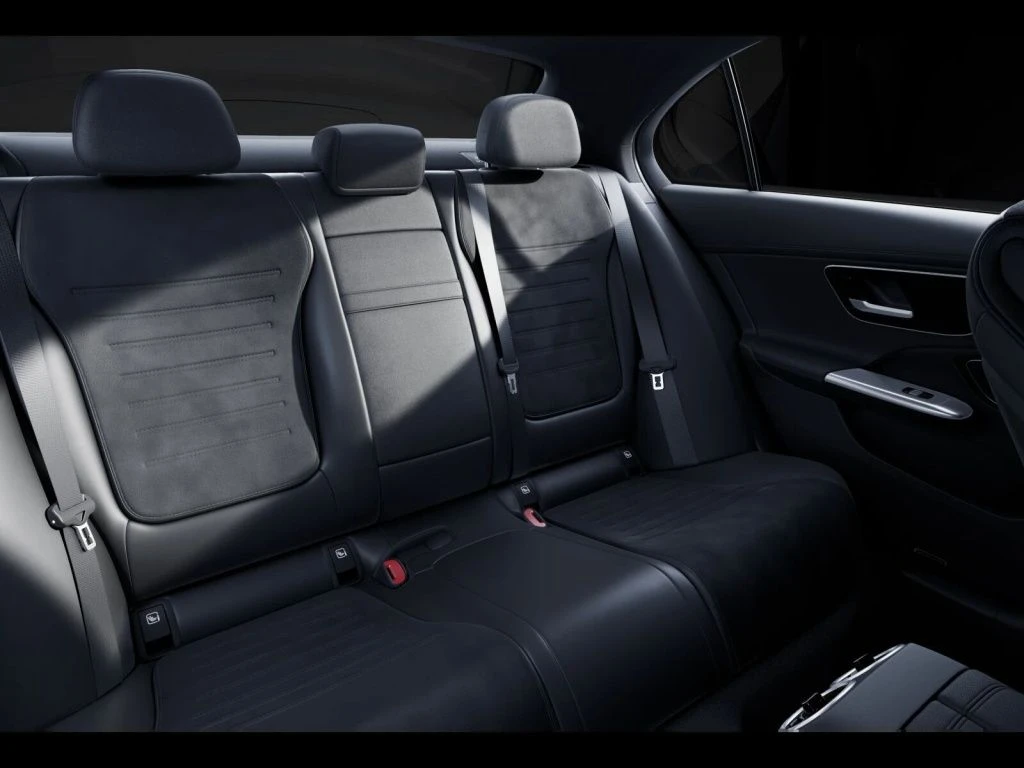 Mercedes-Benz-C-Klasse 200-image-11