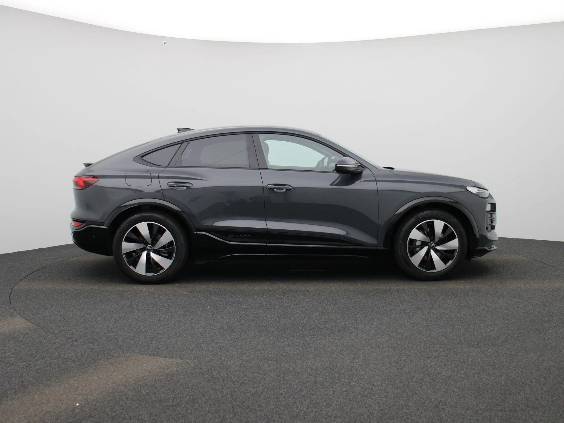 Audi-Q6 e-tron-image-5