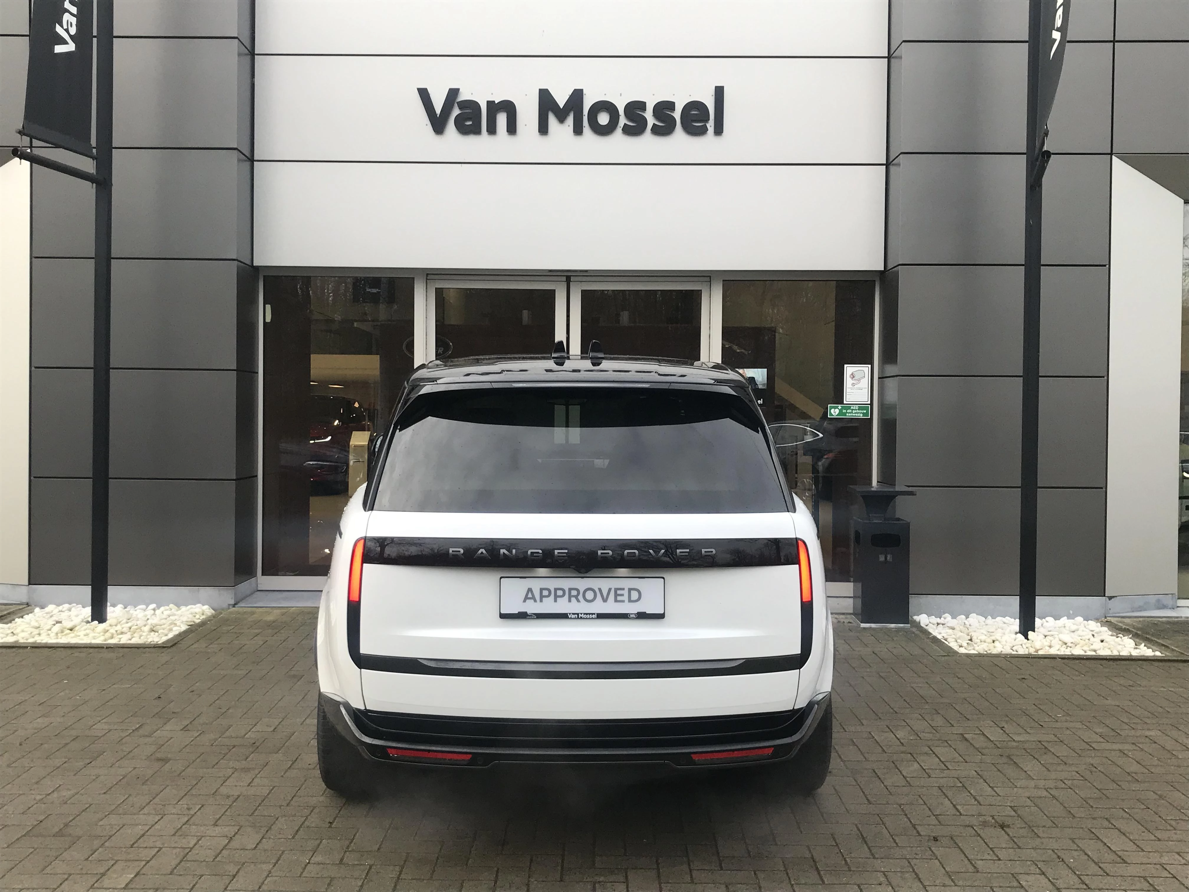 Land Rover-Range Rover-image-7