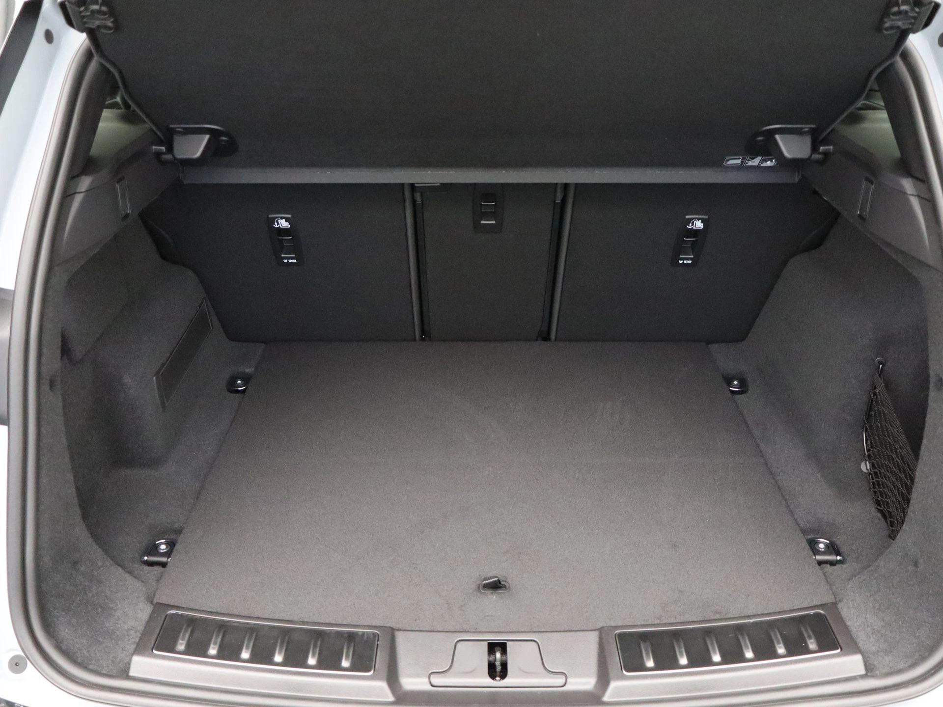 Land Rover-Range Rover Evoque-image-28