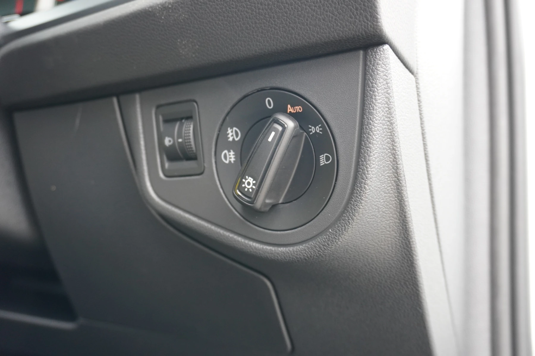 Volkswagen-Polo-image-33
