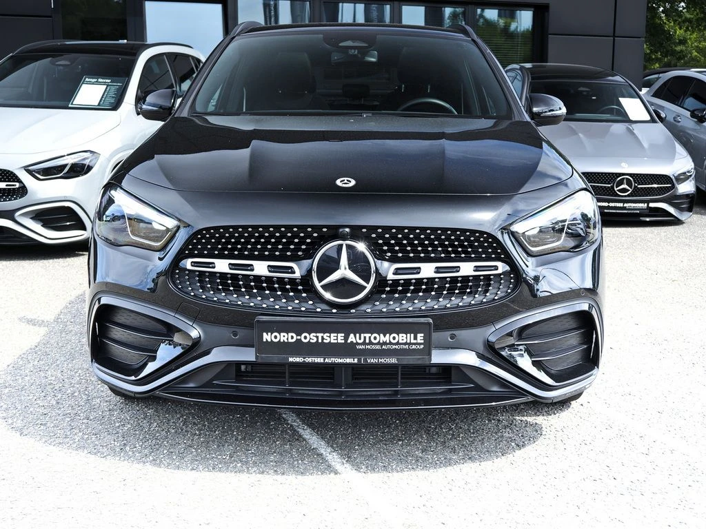 Mercedes-Benz-GLA 200 d-image-3