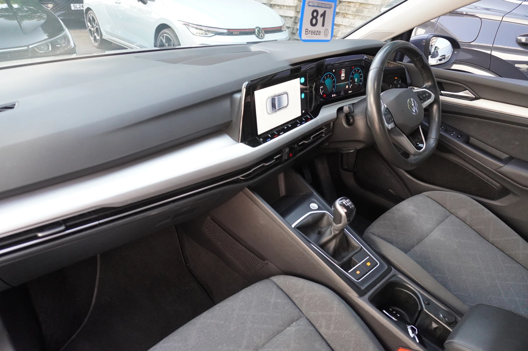 Volkswagen-Golf-image-1