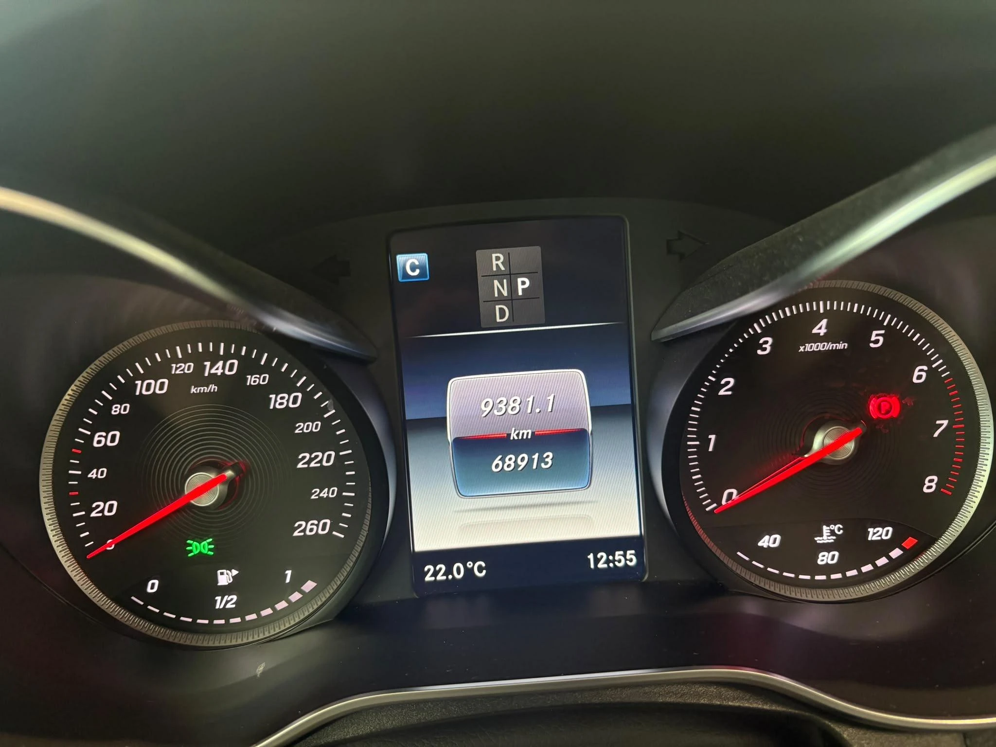 Mercedes-Benz-GLC-image-19
