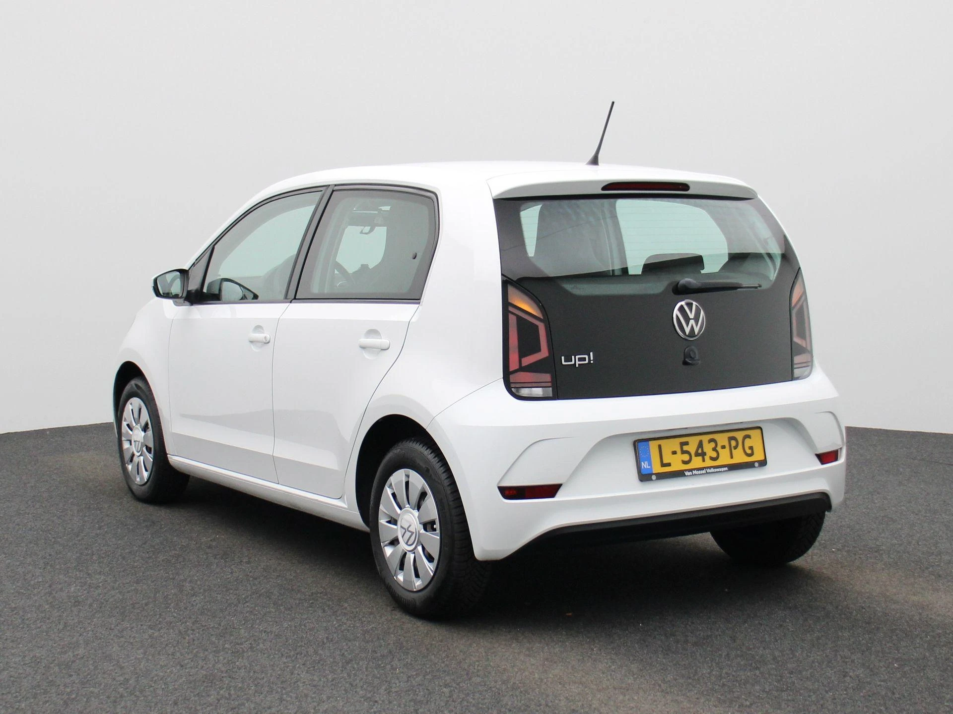 Volkswagen-up!-image-1