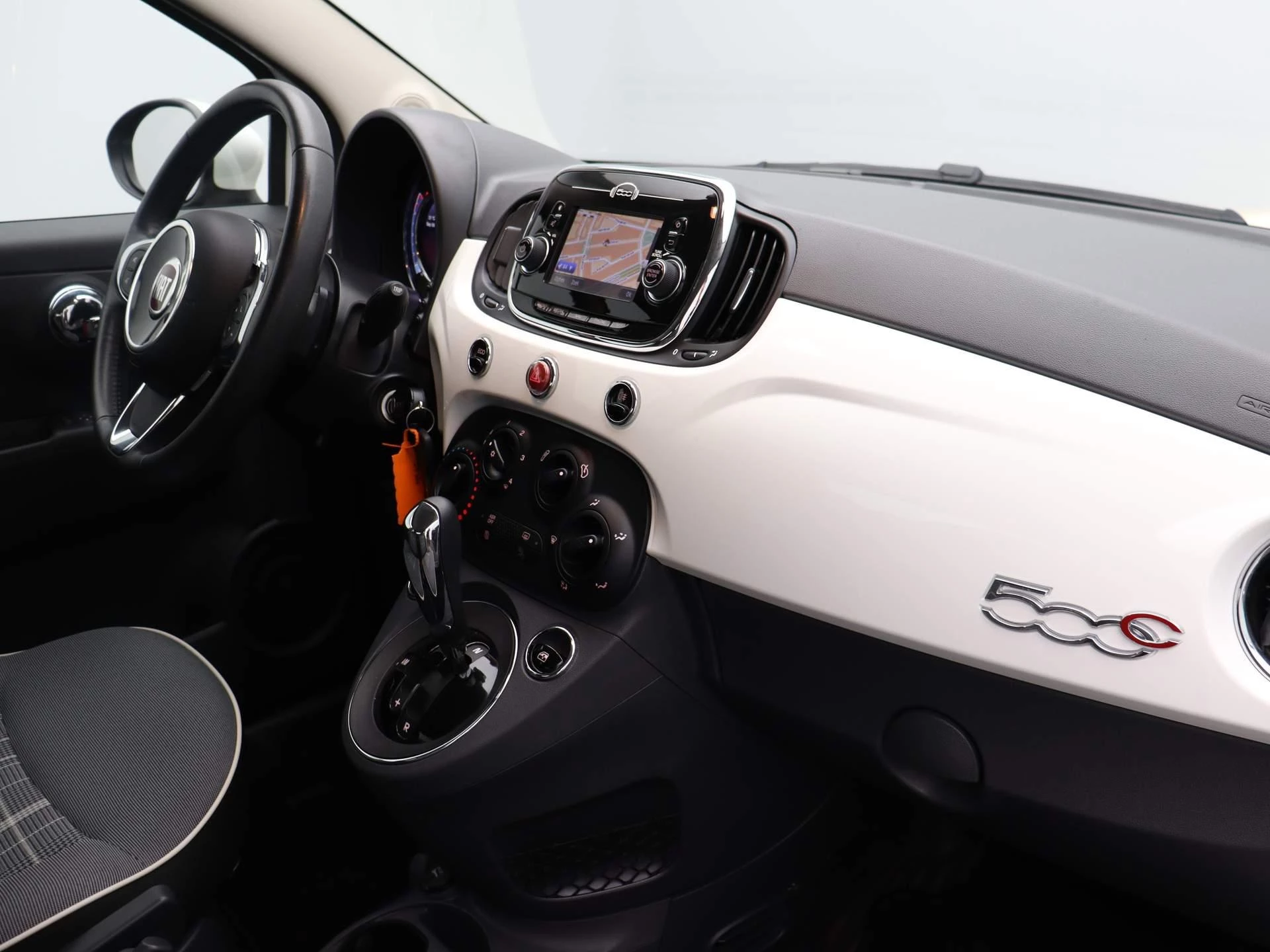 Fiat-500C-image-14