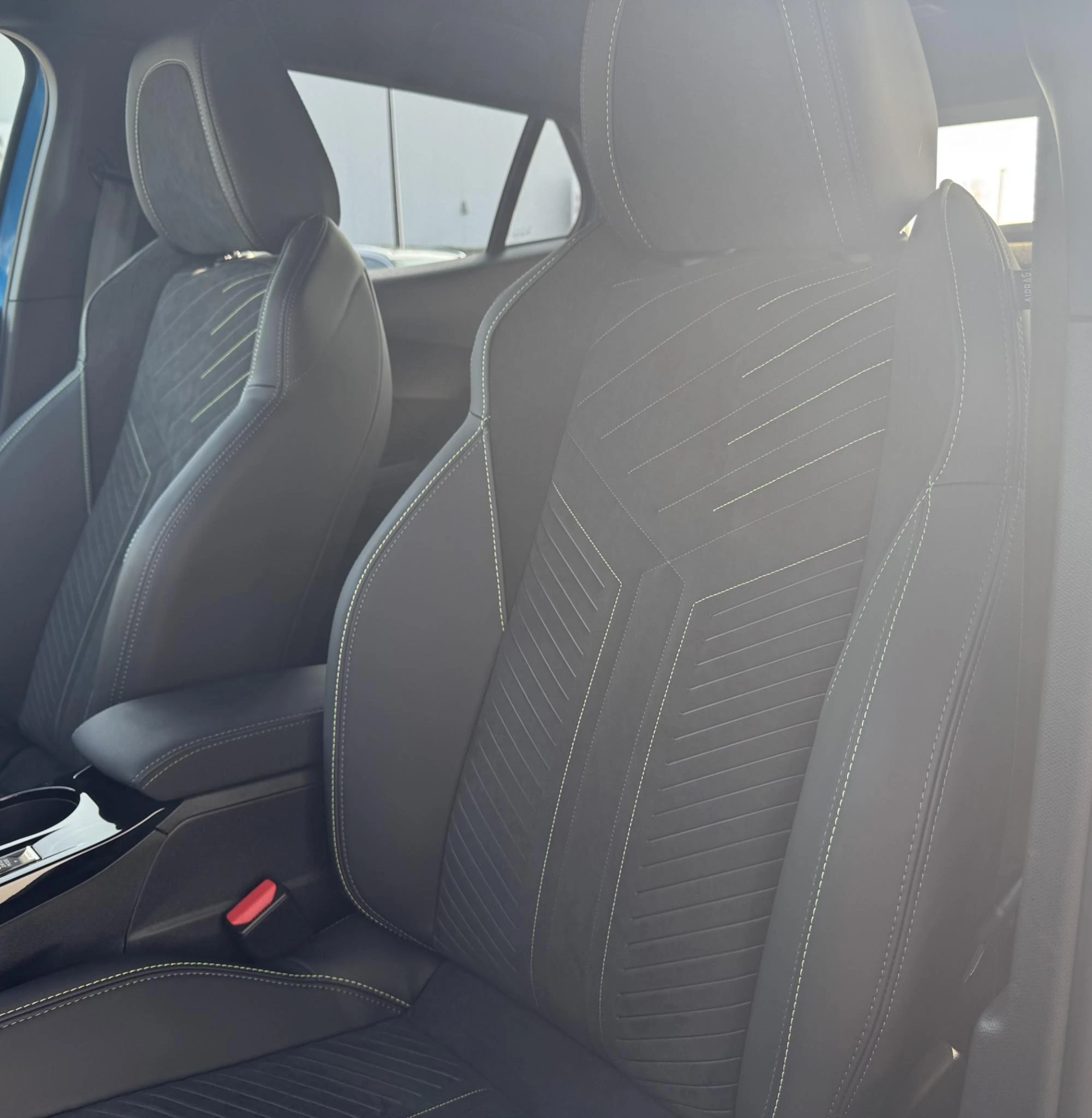 Peugeot-e-2008-image-14