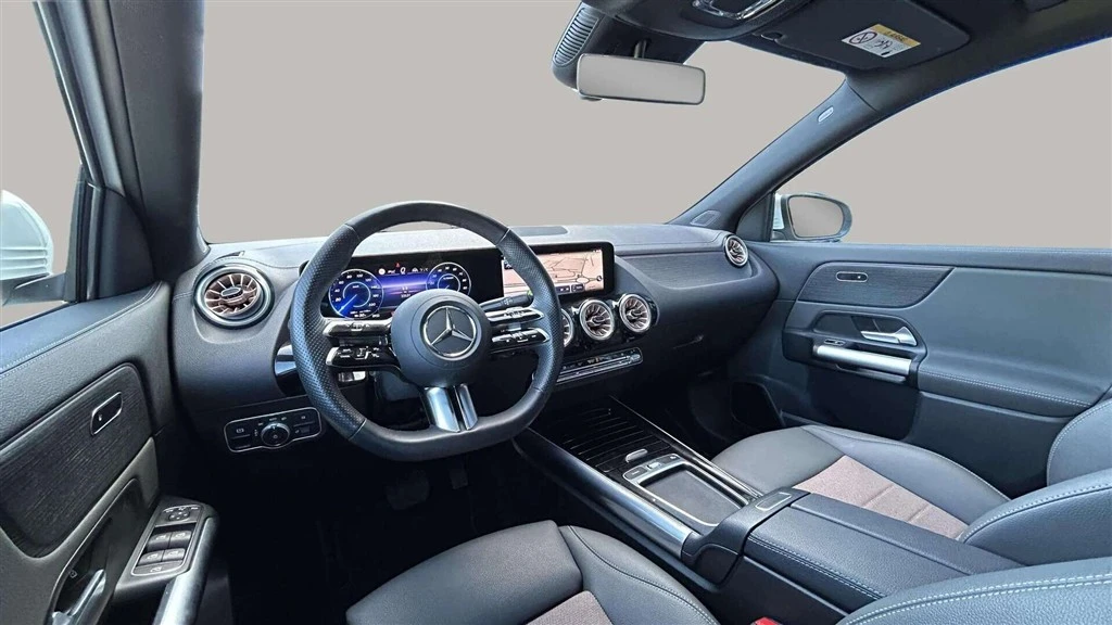 Mercedes-Benz-EQA-image-10