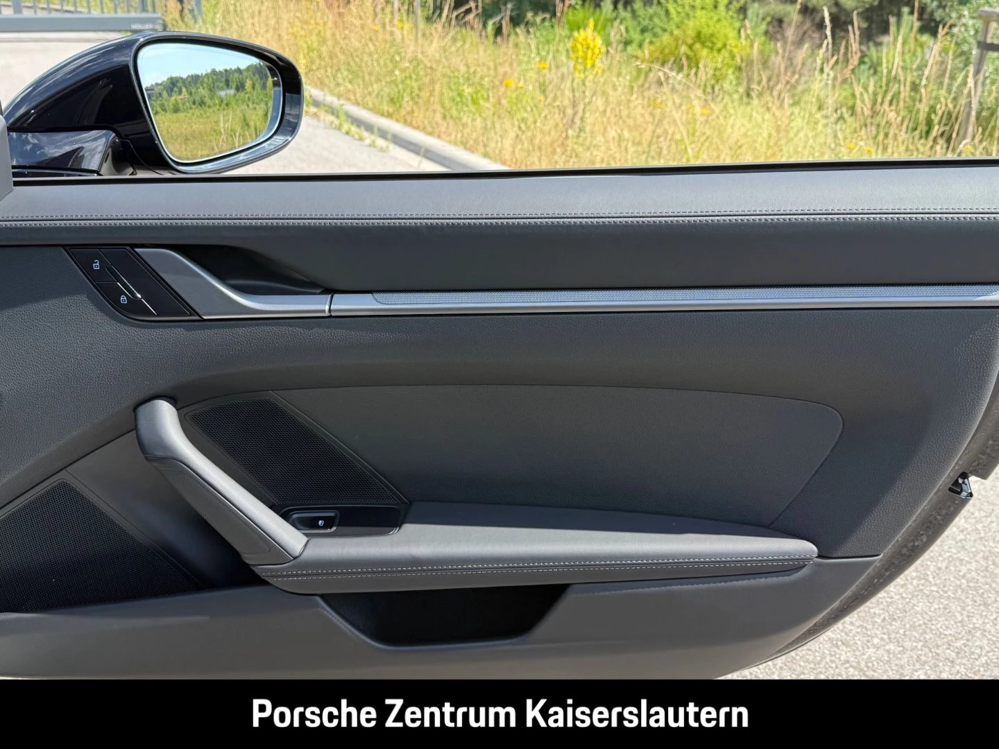 Porsche 911 992 Carrera Cabrio Liftsystem-VA Sportabgas carrera