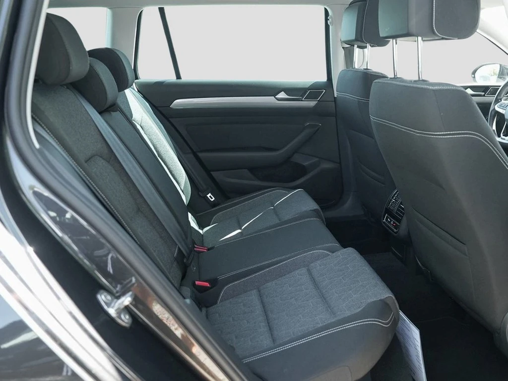 Volkswagen-Passat-image-9