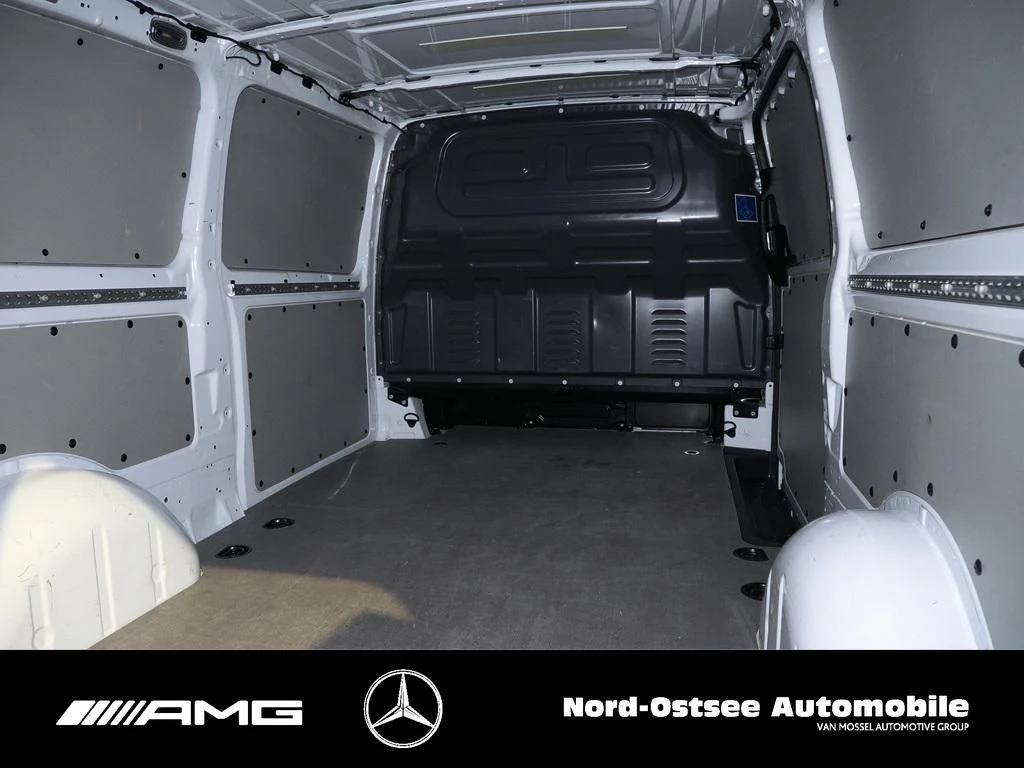 Mercedes-Benz-Vito-image-11