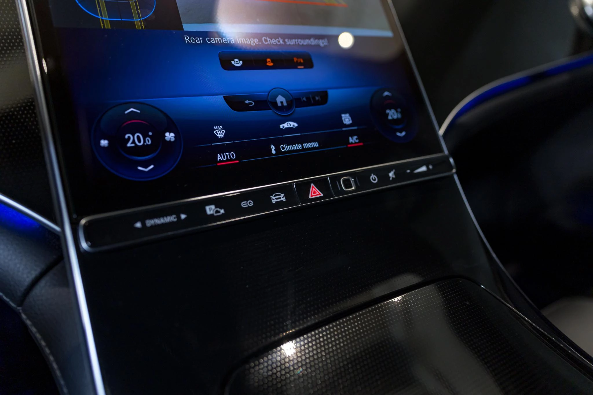 Mercedes-Benz-EQE-image-30