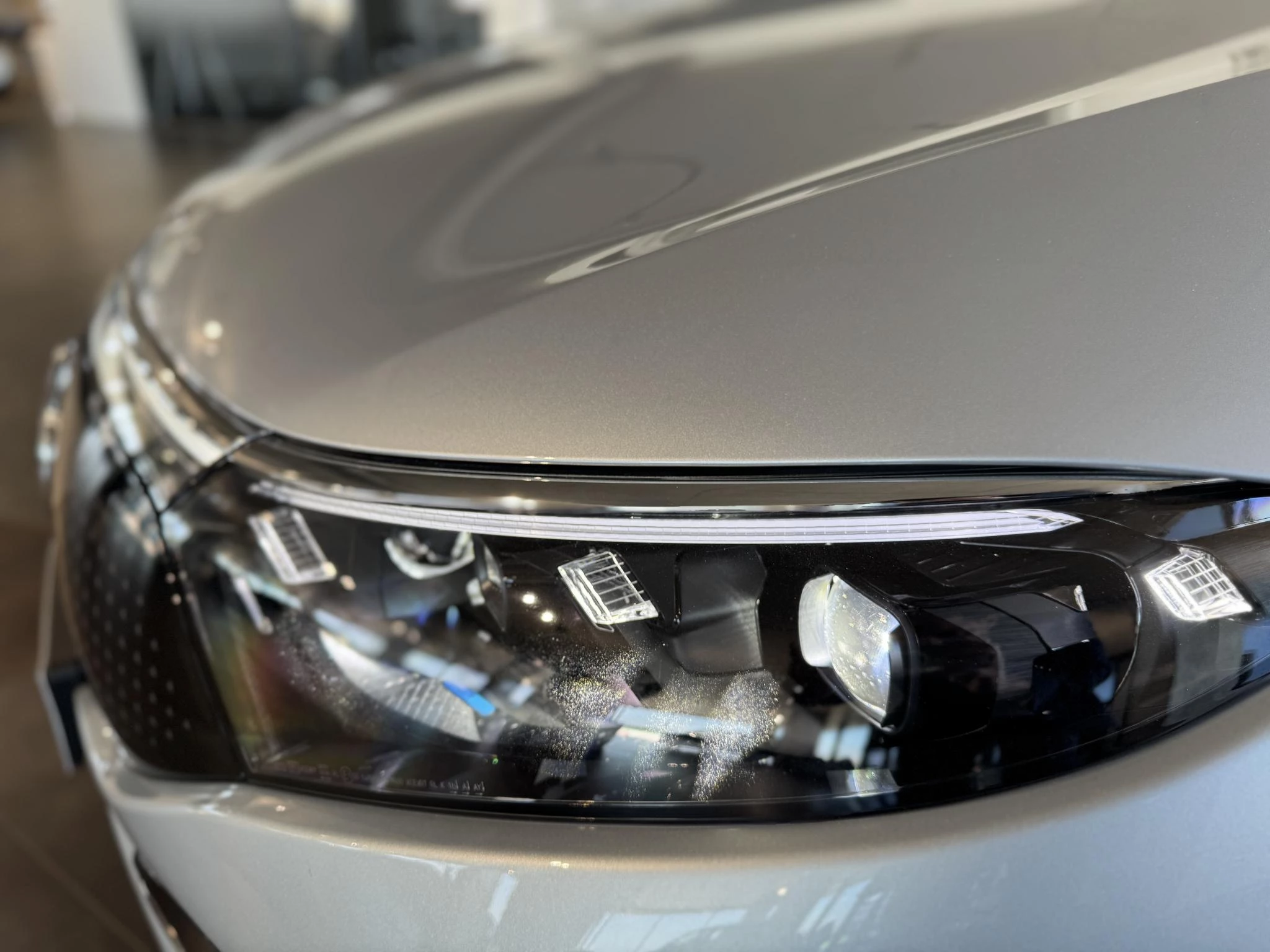 Mercedes-Benz-EQS-image-8