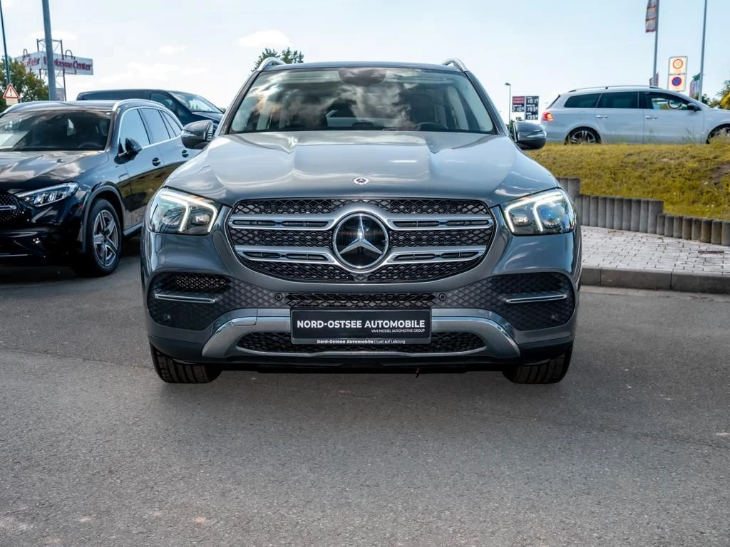 Mercedes-Benz-GLE 400 d-image-3