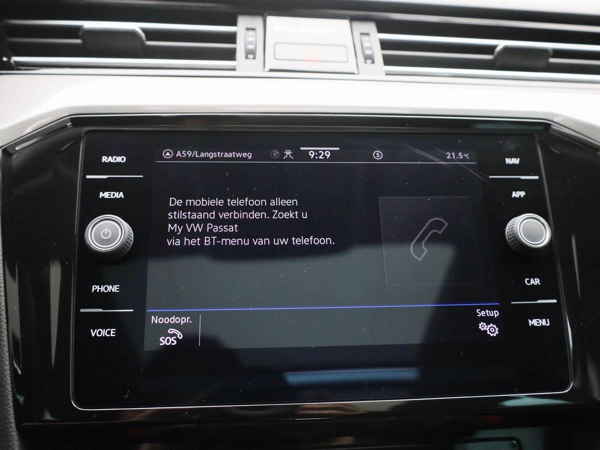 Volkswagen-Passat-image-22