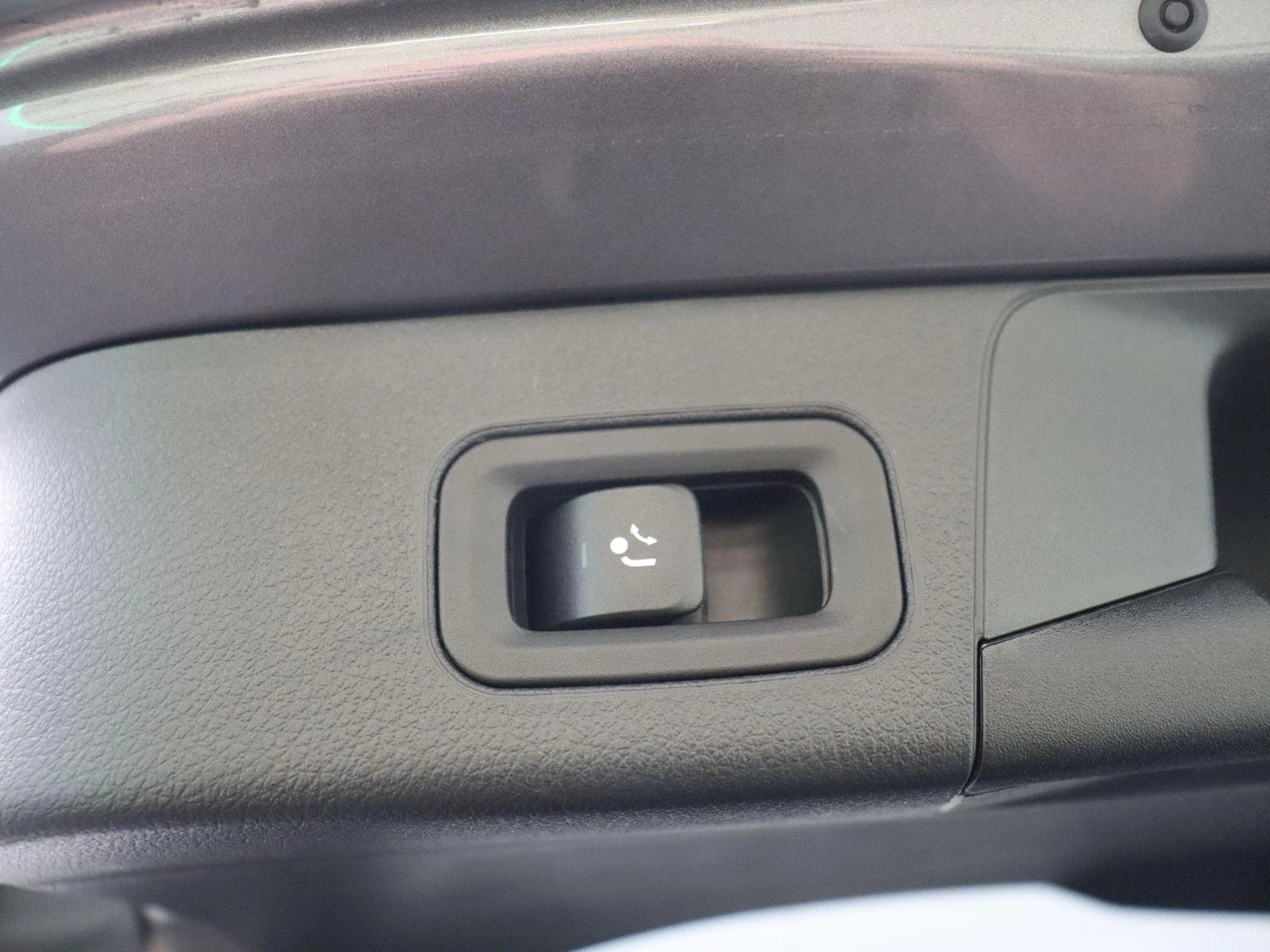Mercedes-Benz B-Klasse 180 Business Line + CARPLAY + TREKHAAK +