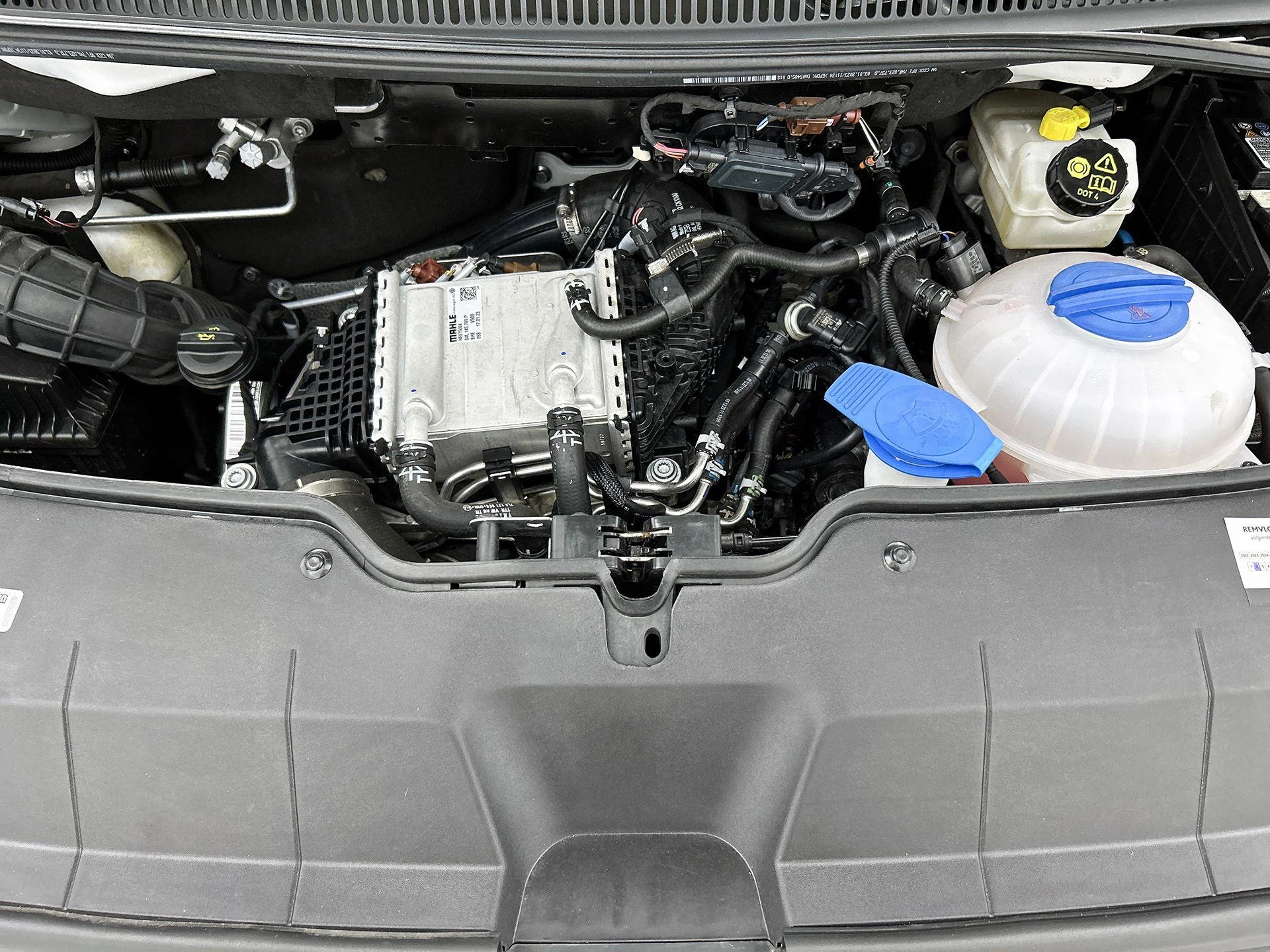 Volkswagen-Transporter-image-20