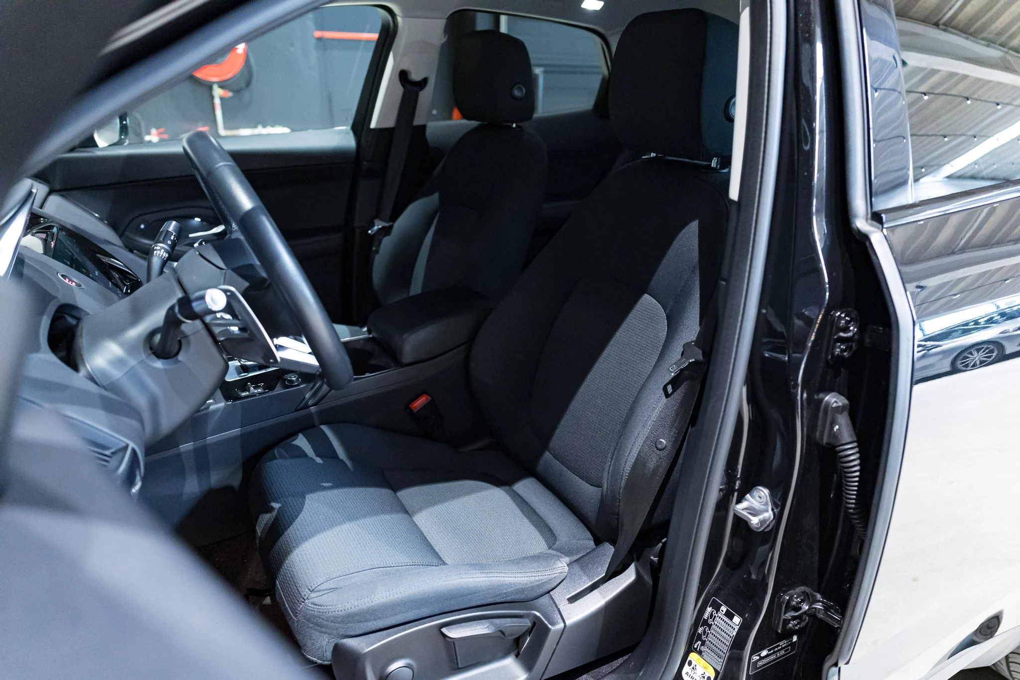 Jaguar-E-PACE-image-15