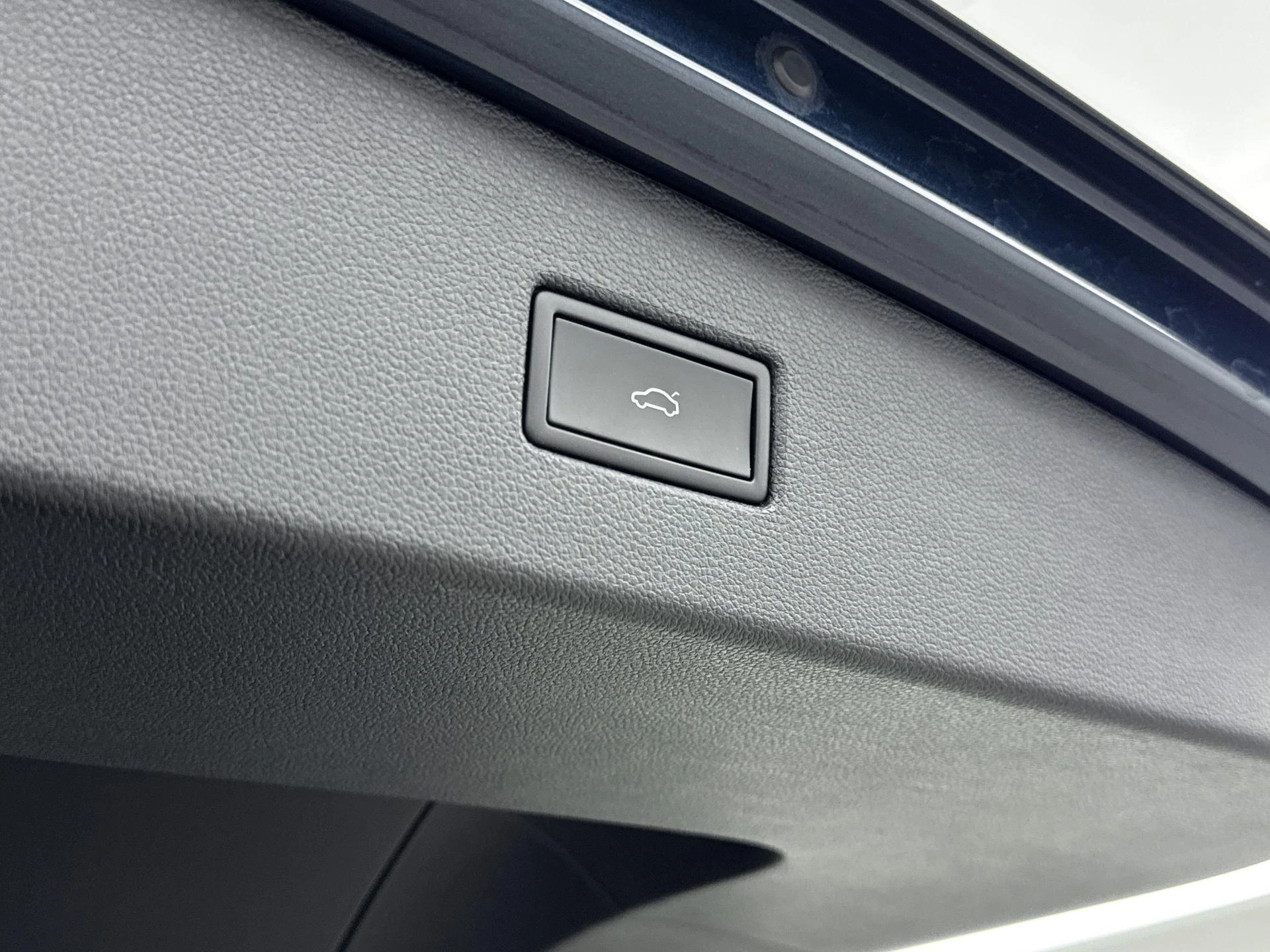 Volkswagen-Tiguan-image-17