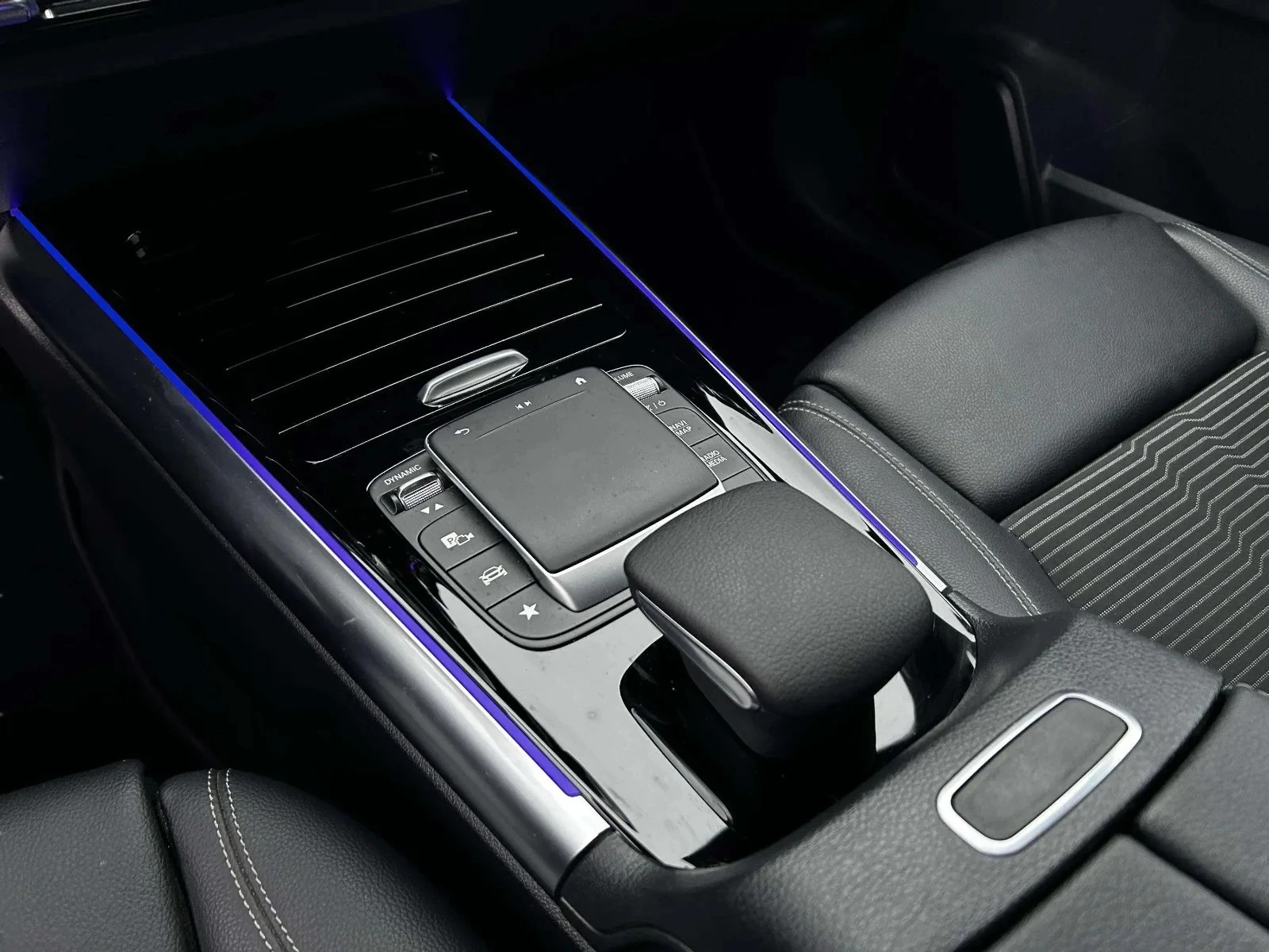 Mercedes-Benz-EQA-image-10