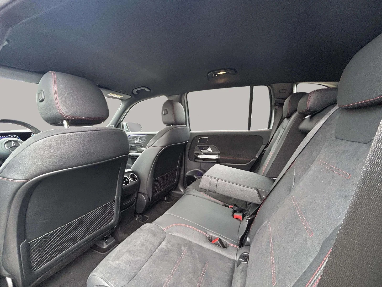 Mercedes-Benz-EQB-image-14