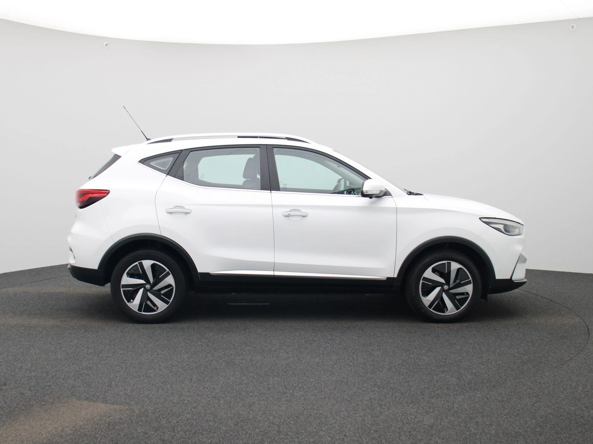 MG-ZS EV-image-5