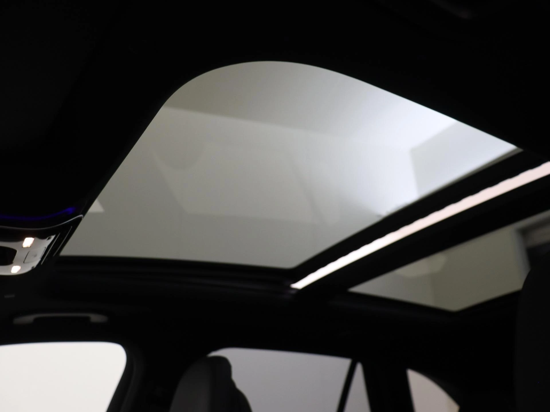 Mercedes-Benz-GLC-image-27