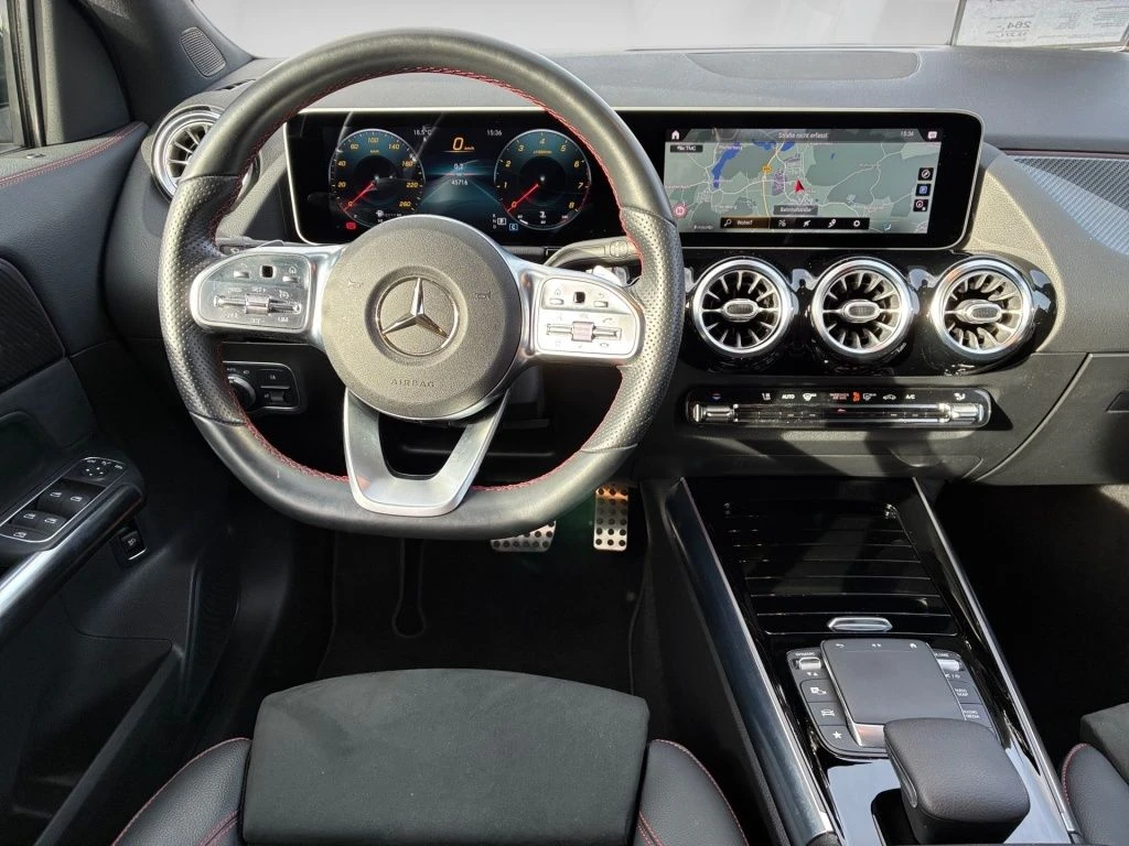 Mercedes-Benz-GLA 200-image-9